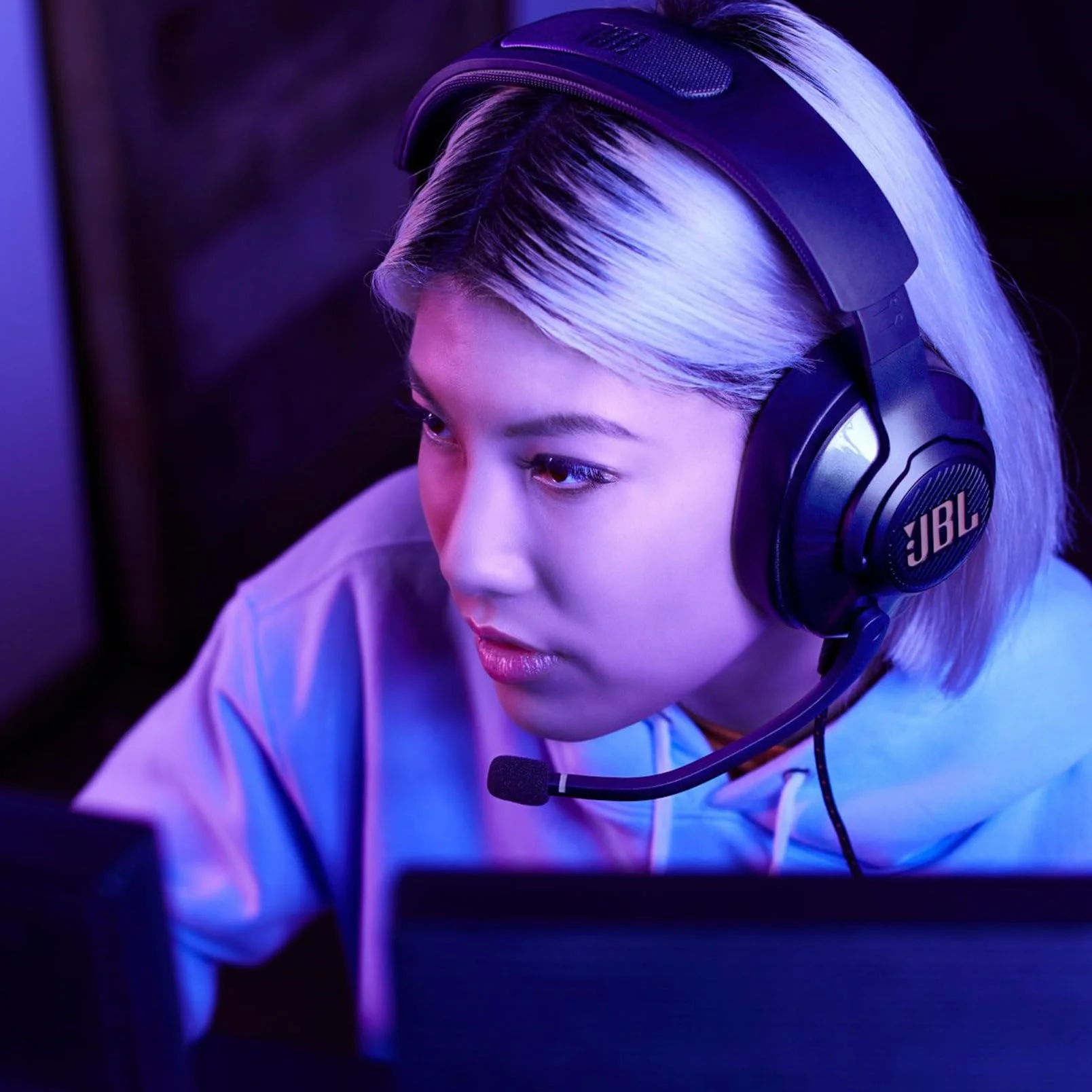 JBL QUANTUM400 Over-Ear Gaming Headset, słuchawki wokółuszne RGB, podświetlany, przewodowy zestaw słuchawkowy dla graczy, kompatybilny z PC, PS, Xbox, Nintendo, czarne