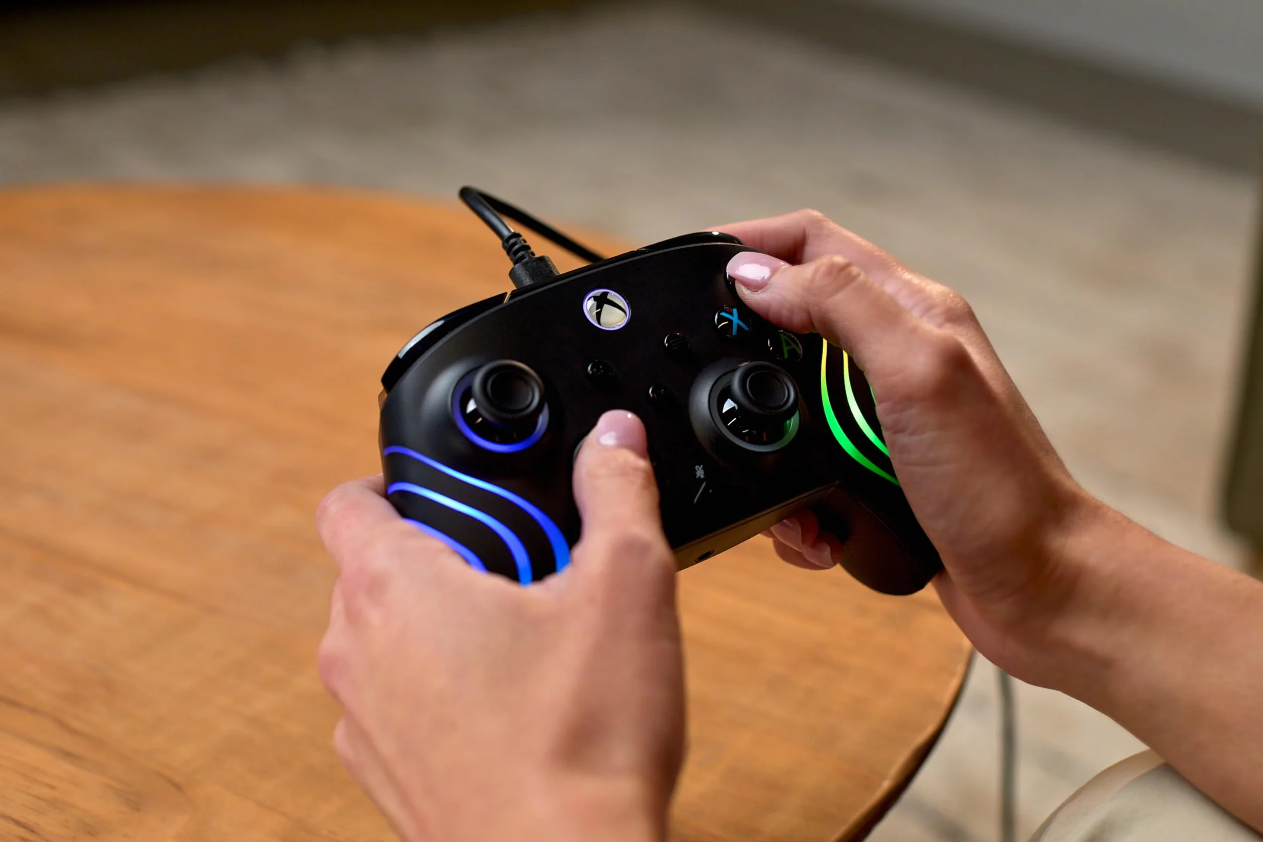 Turtle Beach Afterglow Wave, czarny, przewodowy kontroler do gier RGB – licencjonowany dla Xbox Series X lub S, Xbox One i Windows