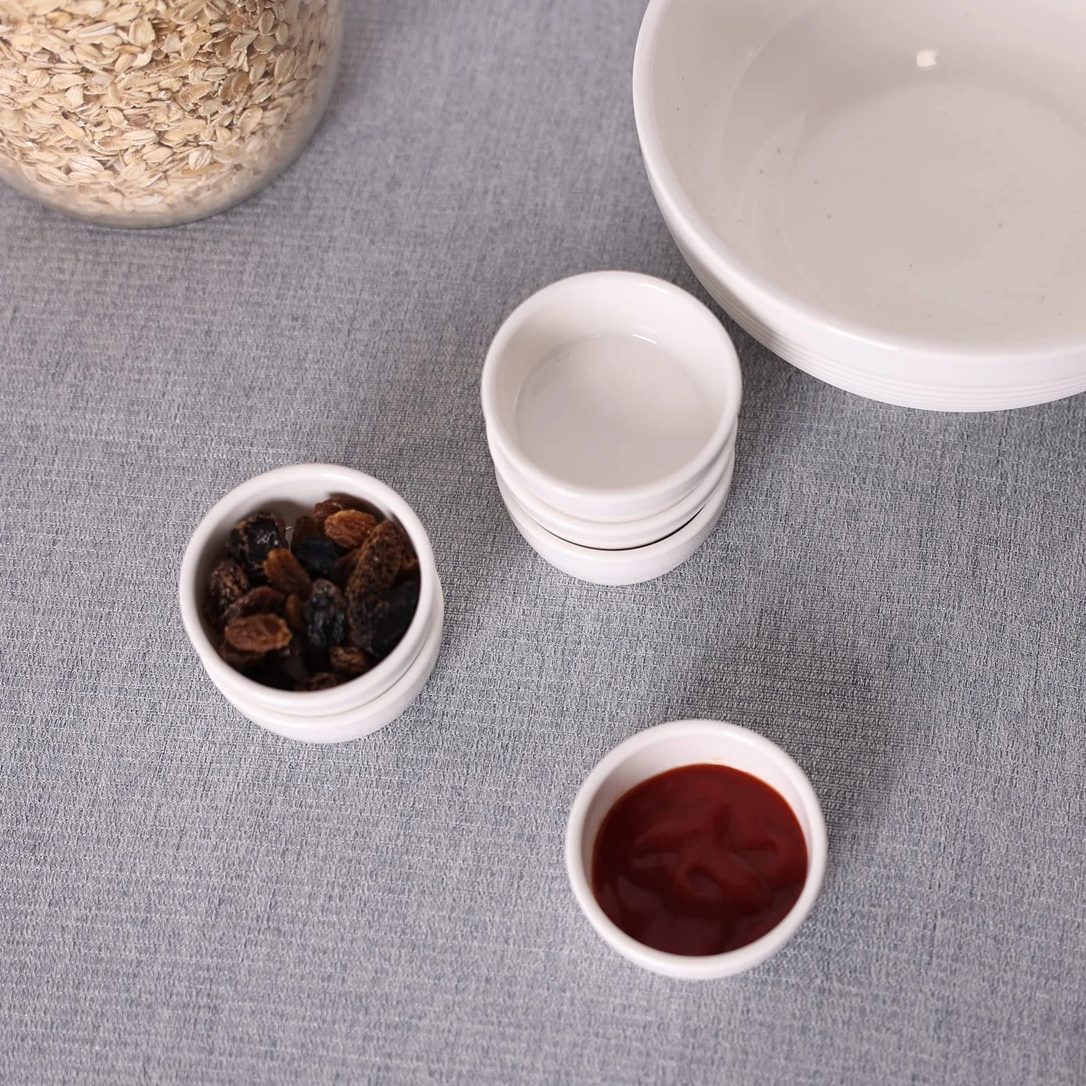 Mini porcelanowe Ramekins 42,5 g zestaw 6 sztuk, małe ceramiczne naczynie do sufletu, 45 ml, białe