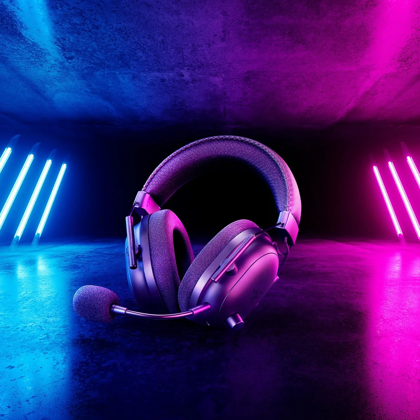 Razer BlackShark V2 Pro (2023) - PC Bezprzewodowe słuchawki e-sportowe klasy premium (mikrofon Super Wideband, 50mm przetwornik TriForce, bezprzewodowa HyperSpeed, bateria do 70 godzin) Czarny