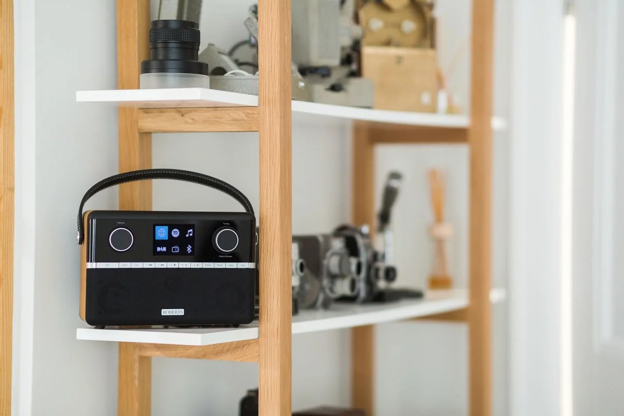Roberts Stream 94 L Przenośne radio stereo, Dab+/FM/Bluetooth/WiFi, czarny i wiśniowy