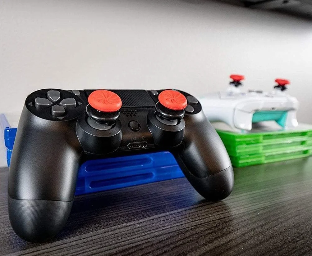 KontrolFreek FPS Freek Inferno do kontrolera Playstation 4 (PS4) i Playstation 5 (PS5), Performance Thumbsticks | 2 High Rise Concave, czerwone