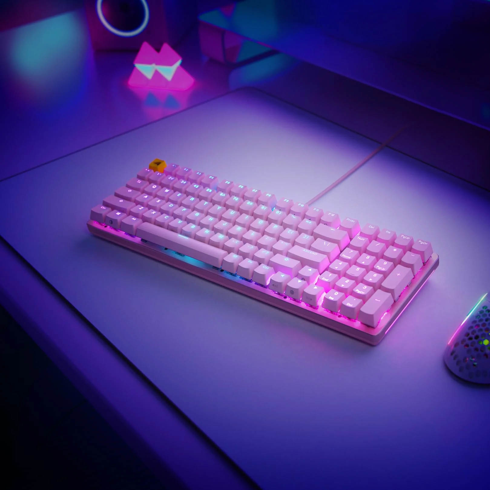 GLORIOUS Gaming GMMK 2 Full Size (96%) – klawiatura mechaniczna, obudowa aluminiowa, konfigurowalna, klawisze doubleshot, przełączniki GLORIOUS Fox, RGB, NKRO, angielski układ QWERTY - Różowy
