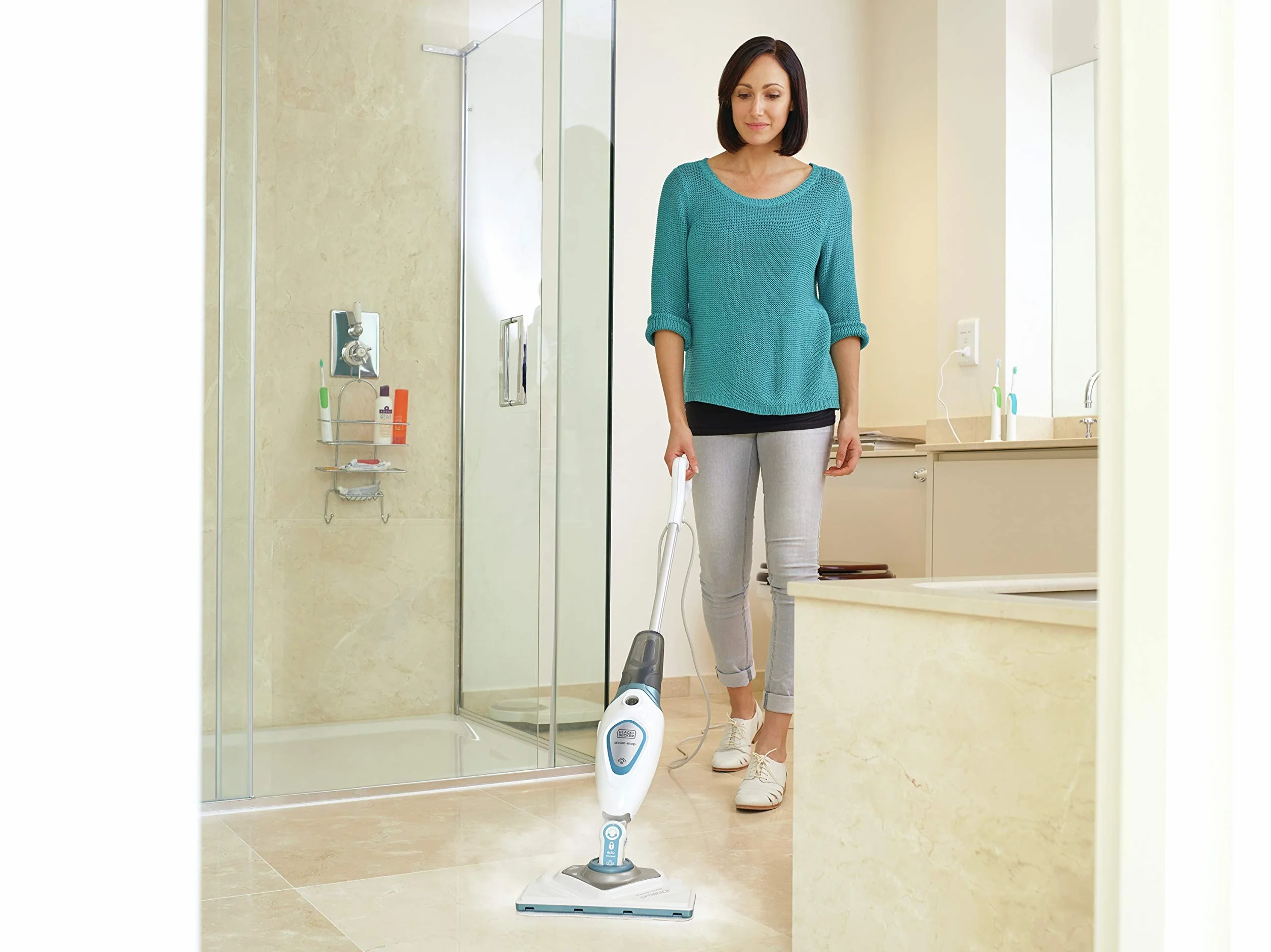 Black+Decker Steam-Mop Basic FSM1615 miotła parowa (1300 W, odkurzacz parowy zapewnia higieniczną, dokładną czystość, zdejmowany zbiornik na wodę, obracana o 180° stopka do czyszczenia, w zestawie 2