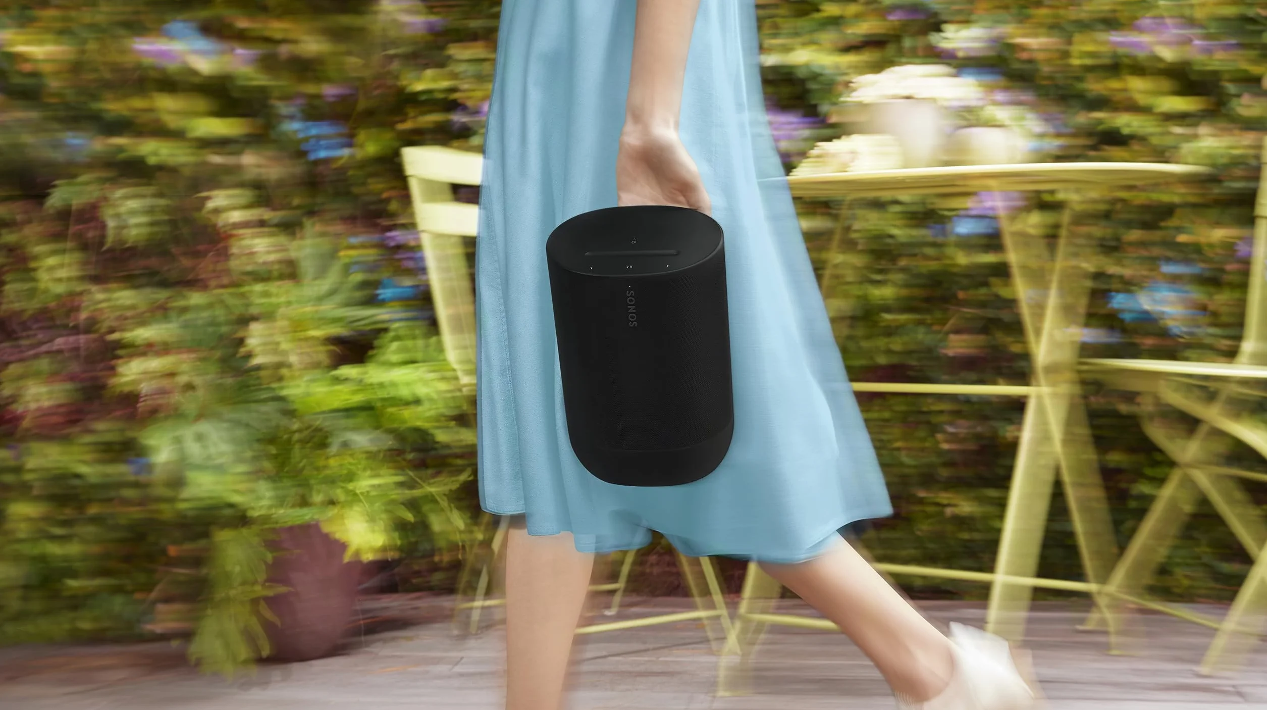Sonos Move 2 | Bezprzewodowy głośnik przenośny z Wi-Fi, Bluetooth, Amazon Alexą, 24 godzinami pracy na akumulatorze, indukcyjną podstawą ładującą - Czarny