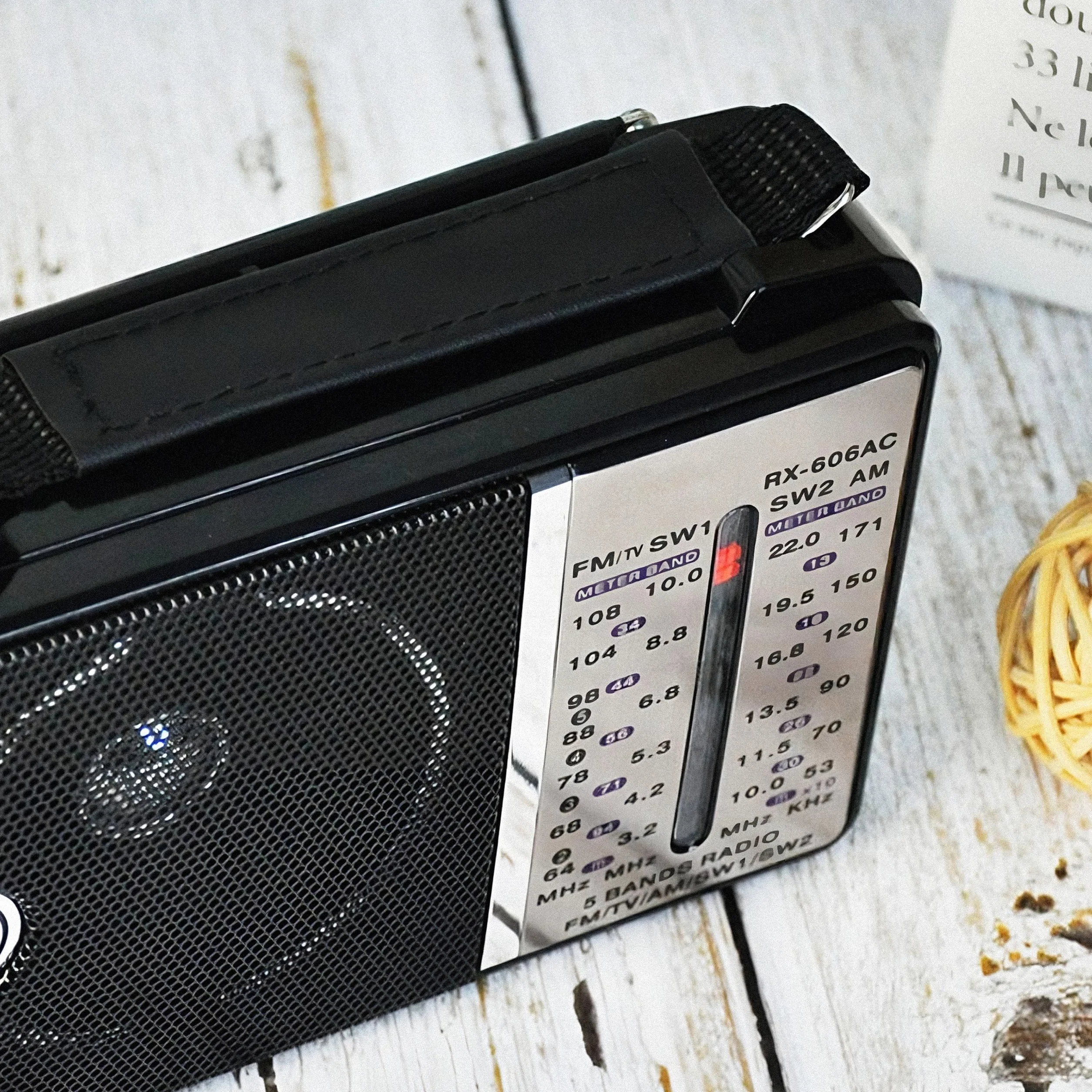 Retoo Radio retro vintage, małe i przenośne radio AM/FM/SW – mini radio kuchenne z baterią lub kablem, wysoka głośność, radio stołowe dla seniorów, kompaktowe radio małe