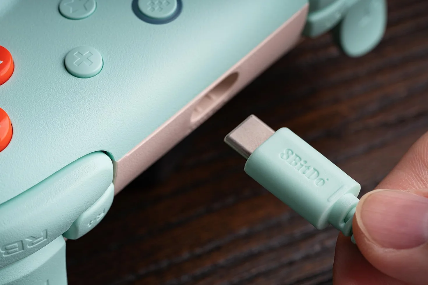 8Bitdo Ultimate przewodowy kontroler 2C do PC i Android, 1000 Hz, joysticki Halla, wyzwalacze Halla