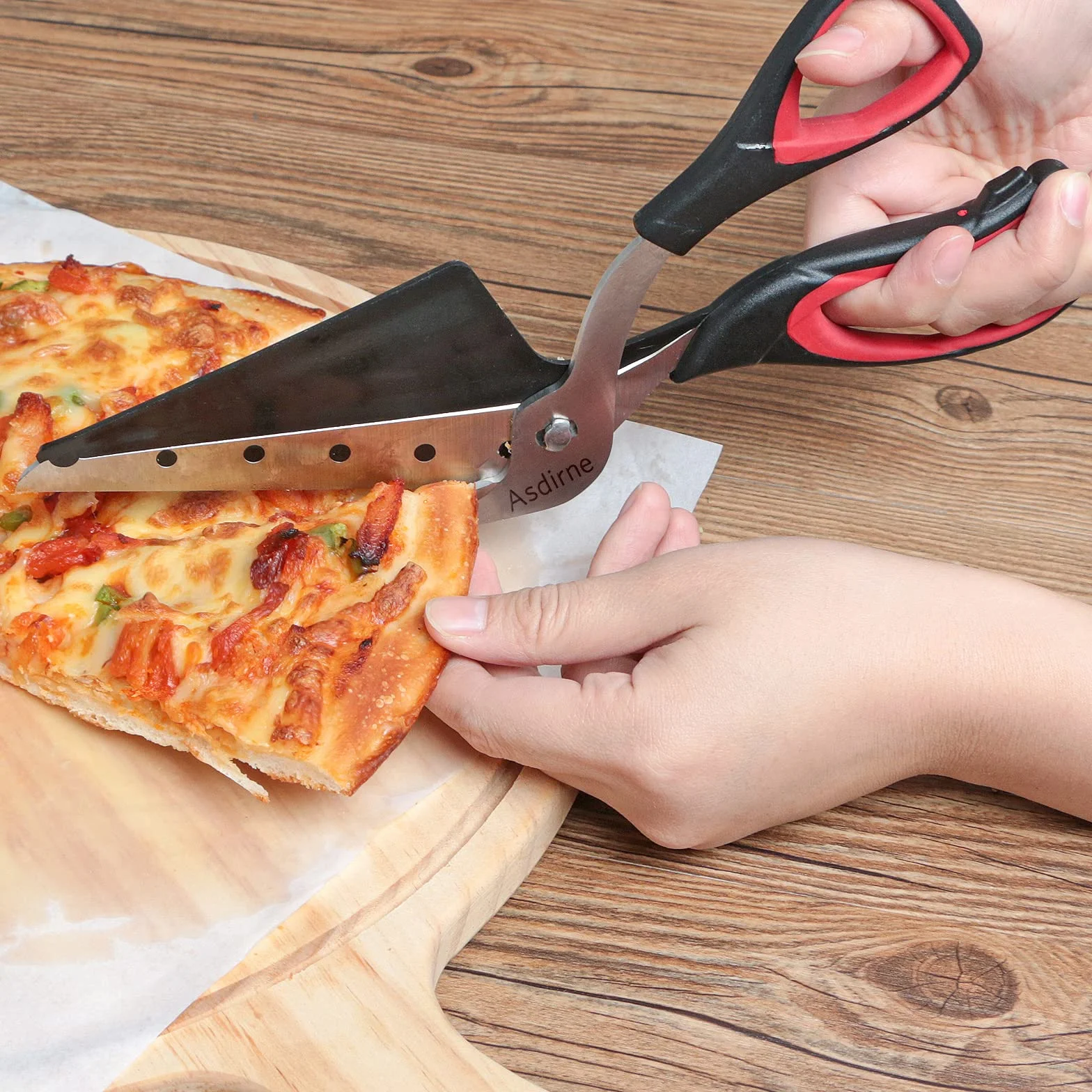 Asdirne Nożyczki do pizzy, nóż do pizzy z ostrym ostrzem ze stali nierdzewnej o jakości spożywczej, miękki uchwyt, wielofunkcyjne nożyczki kuchenne, 27 cm, czarny/czerwony