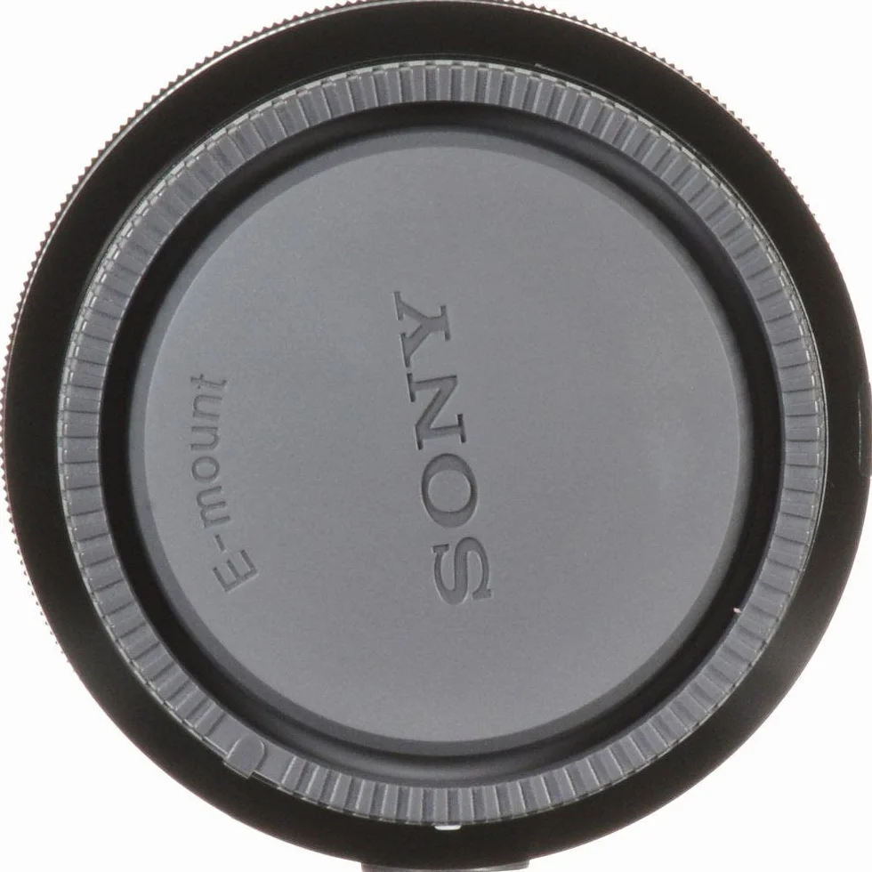 Sony FE 50 mm F2.8 Macro, stałoogniskowy obiektyw macro z mocowaniem typu E, odpowiedni do serii aparatów pełnoklatkowych (a7, a9, a1), czarny. (SEL50M28.SYX)