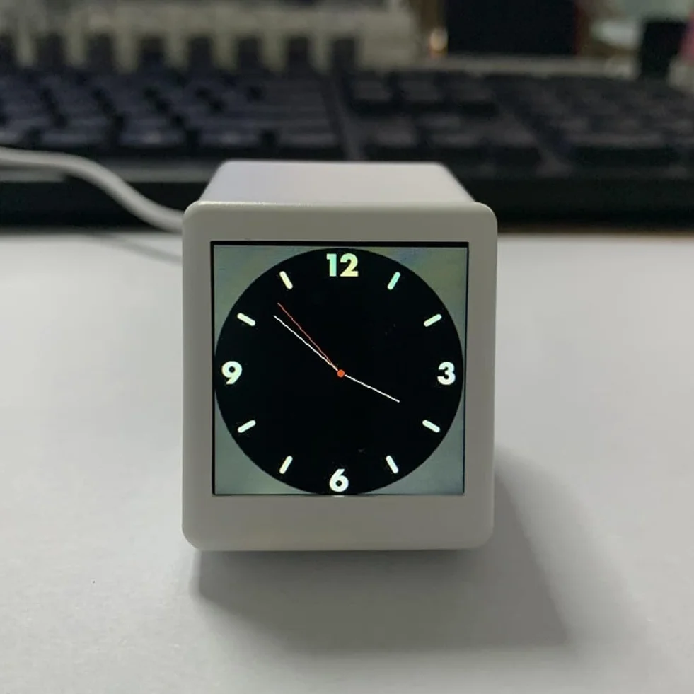 Do Smart Weather Station Mini TV z łącznością Wi-Fi do wyświetlania animacji i funkcją elektronicznego albumu fotograficznego (czarny)