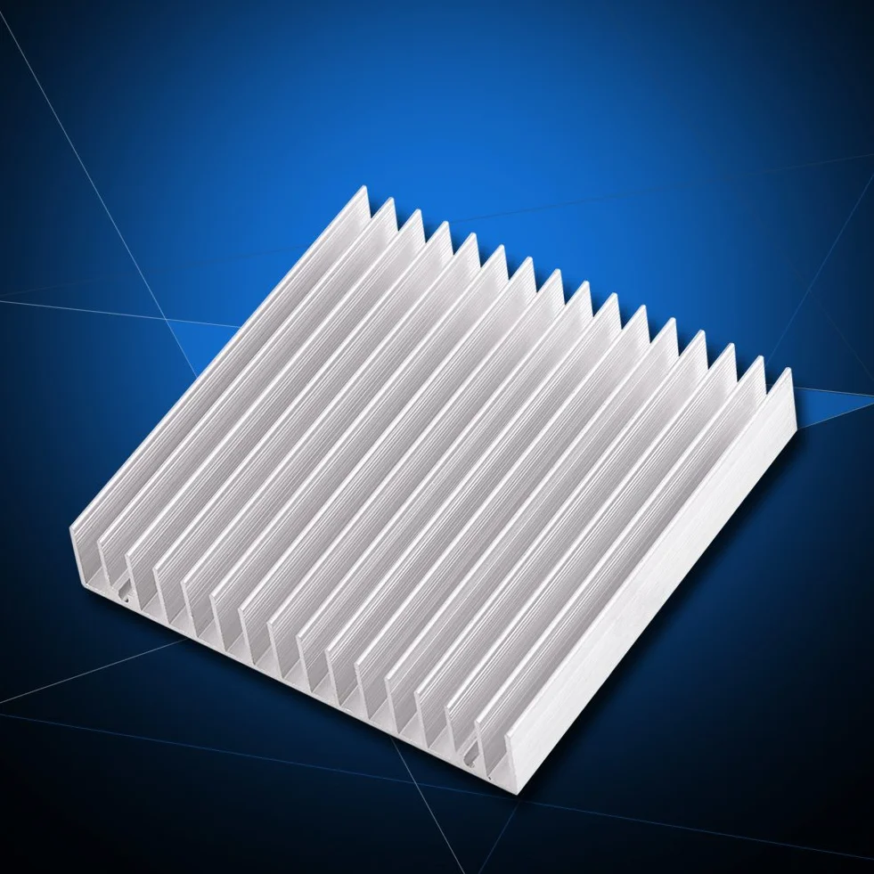 Radiator aluminiowy Dobra płetwa radiatora Chłodzenie przewodności cieplnej 100 * 100 * 18 mm