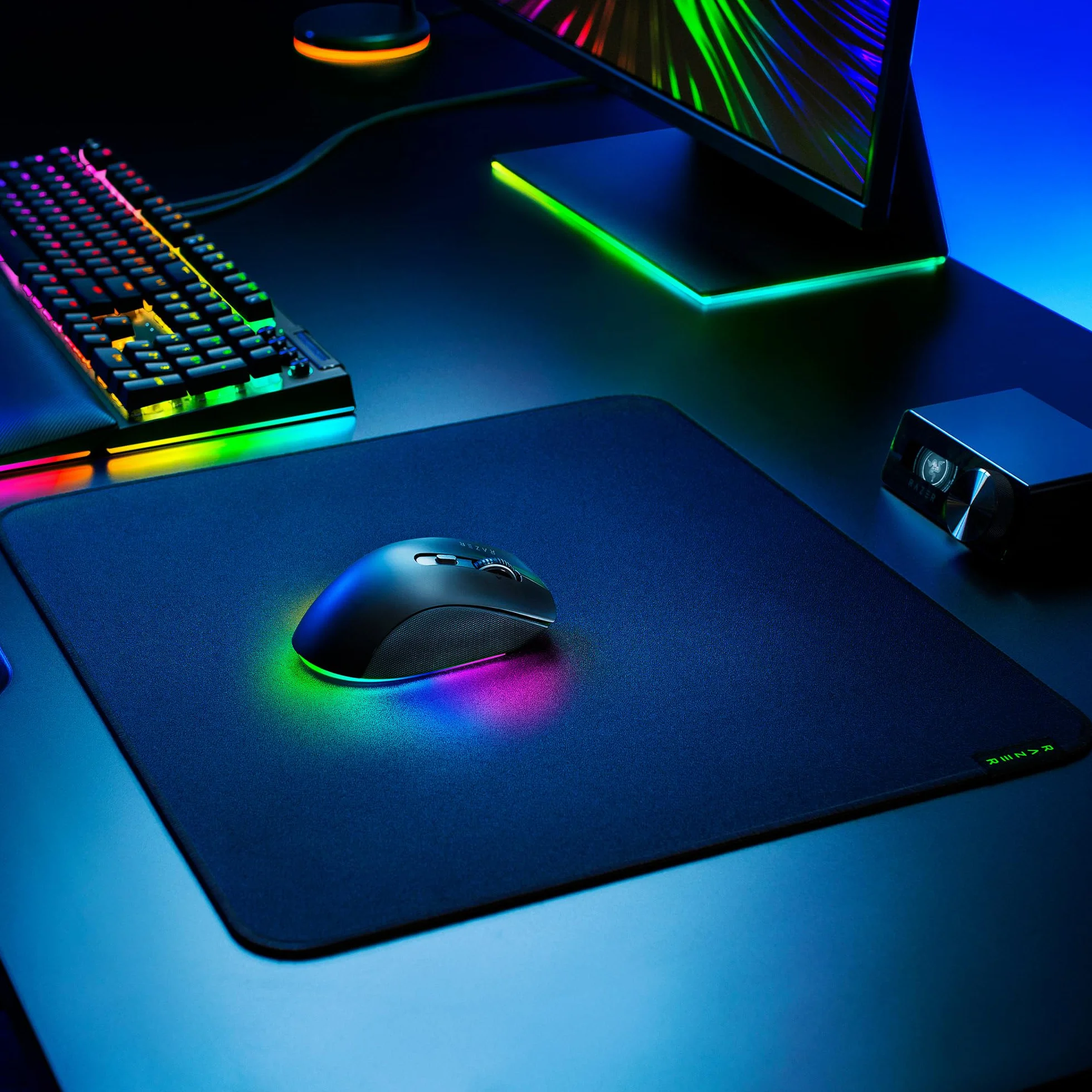 Razer Pro Click V2 - bezprzewodowa ergonomiczna mysz - AI Prompt Assist - czujnik optyczny 30K - 3,5 miesiąca pracy na baterii (14 stref Chroma RGB, przechylane kółko HyperScroll) Czarny