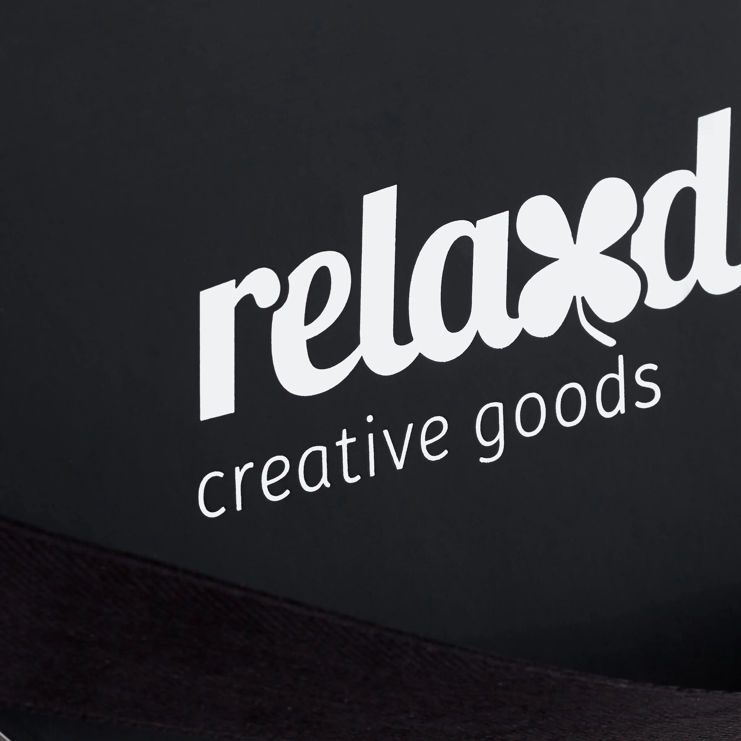 Relaxdays Pudełko na kwiaty w kształcie serca, 18 sztucznych róż, czarne pudełko, ostatnie 10 lat, świetny prezent, bukiet dekoracyjny, czerwony