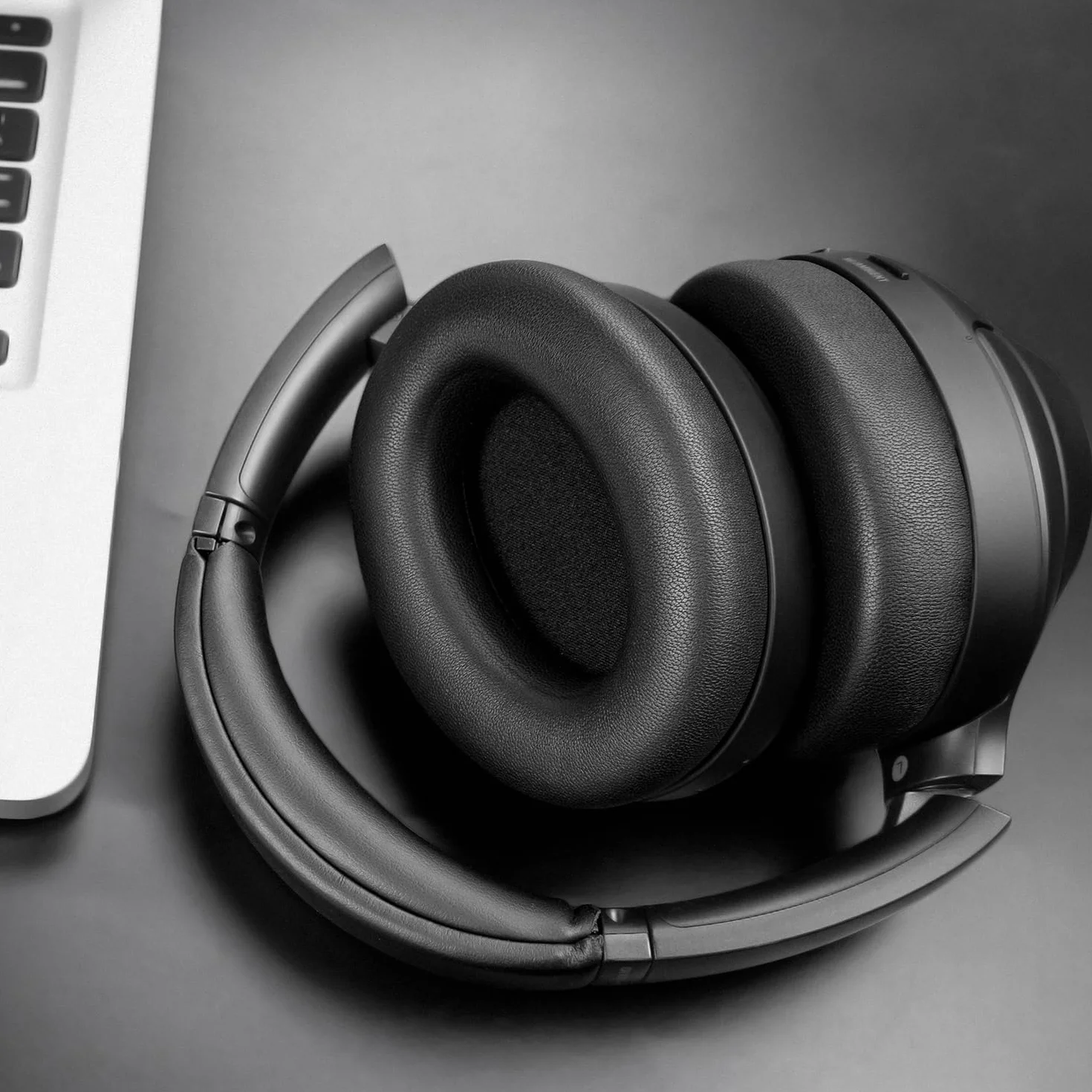 SOULWIT jagnię wymienne poduszki nauszniki do Sony WH-1000XM3 (WH1000XM3) Over-Ear Słuchawki, nauszniki z pianką izolującą hałas o dużej gęstości, dodatkowa grubość
