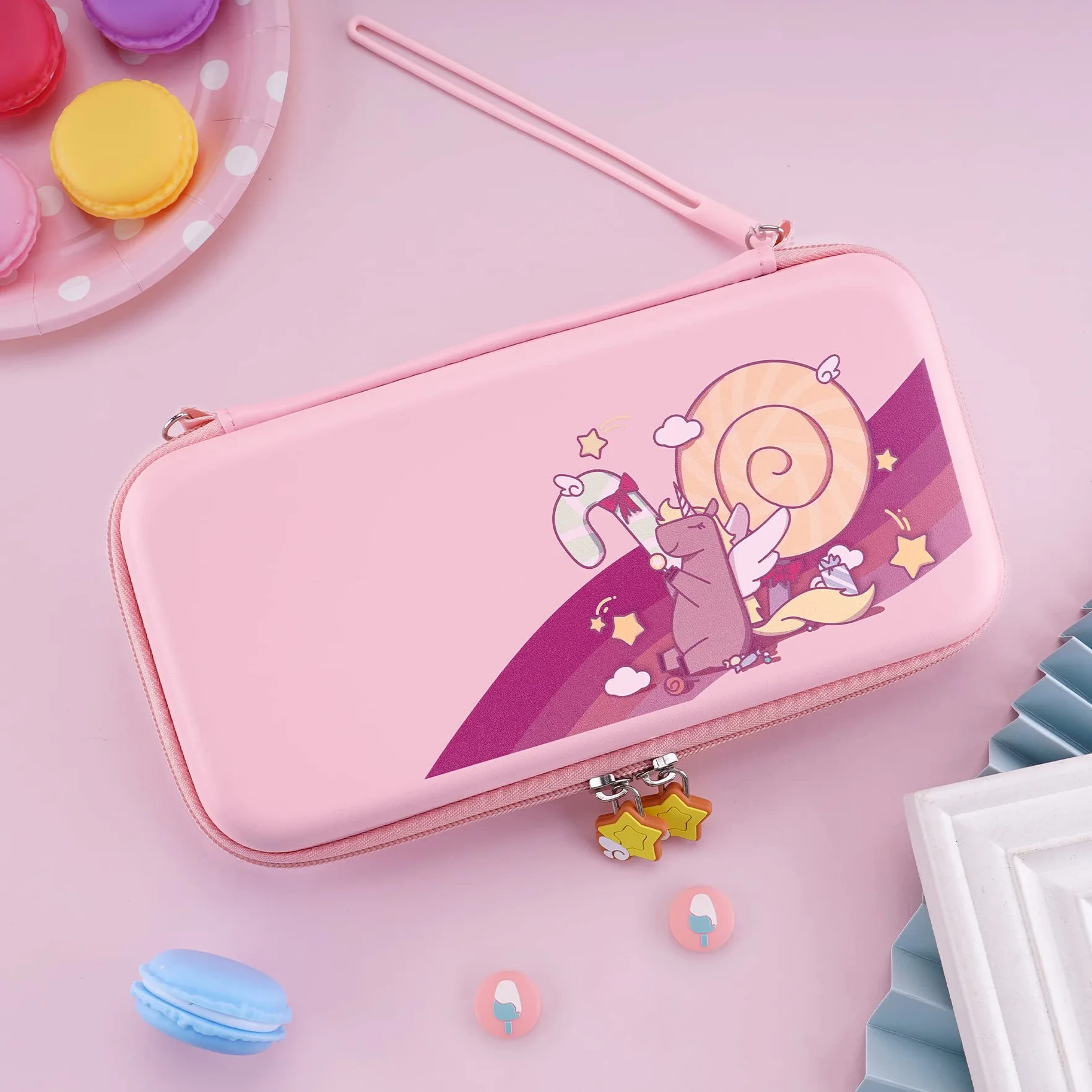 eXtremeRate PlayVital Torba Przenoszenia do Switch Lite,Futerał Przechowywanie do Switch Lite,Torba Podróżna do Switch Lite Akcesoria-Cukierkowy Tęczowy Jednorożec