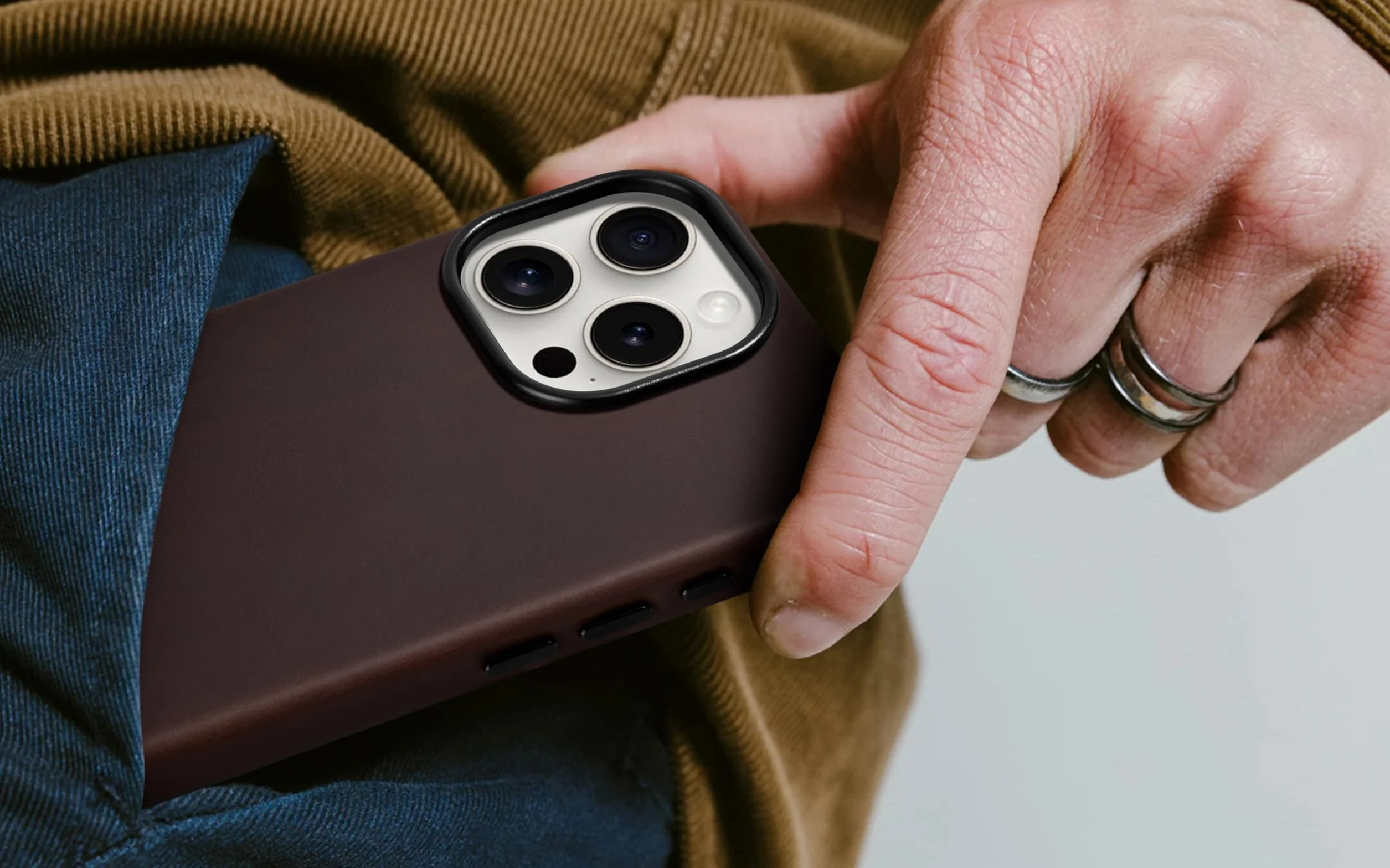 maogoam Etui skórzane do iPhone 13 Pro Max, prawdziwe skórzane etui Crazy Horse do iPhone 13 Pro Max 6,7", kompatybilne z MagSafe, Indiana-Jones Style, ciemnobrązowe