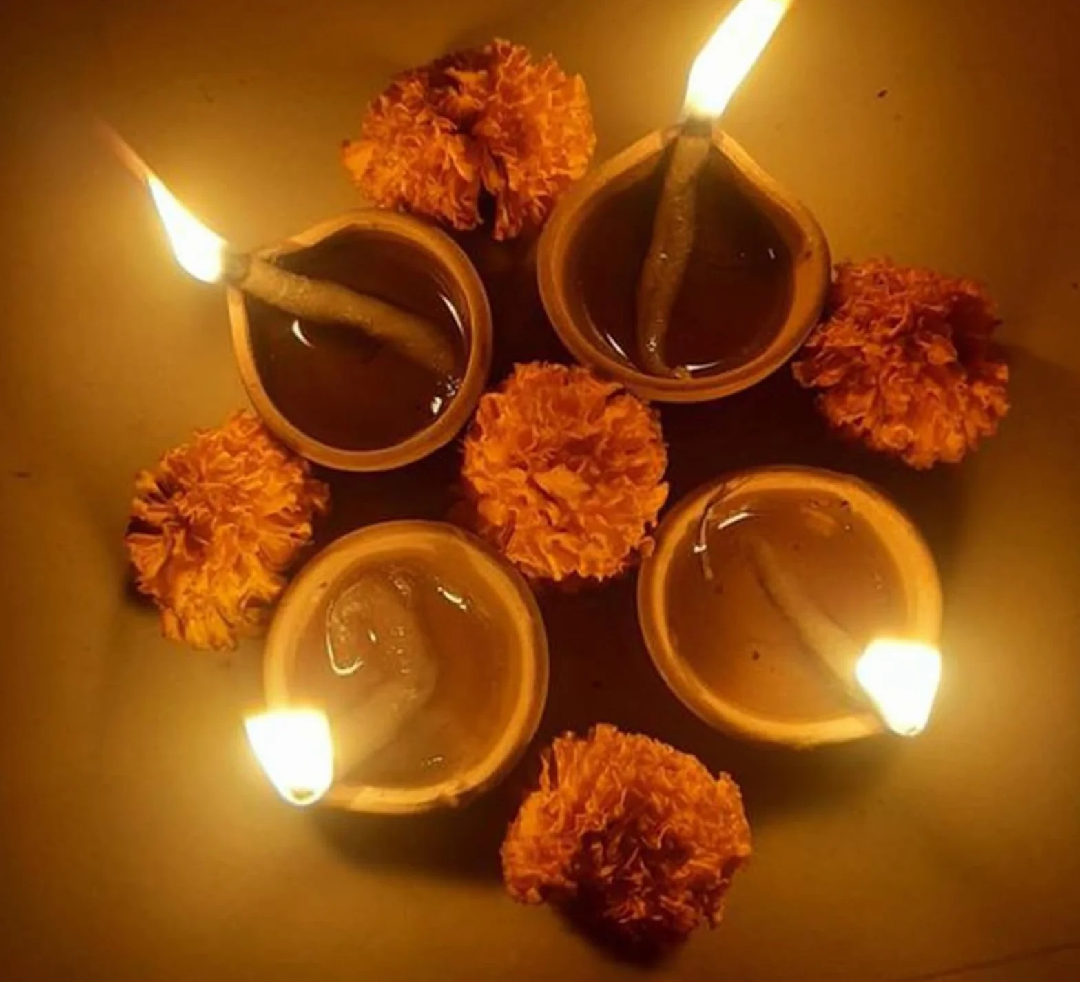 Zestaw Terracotta Diya 12 Szt. Puja Clay Earthen Oil Lamps