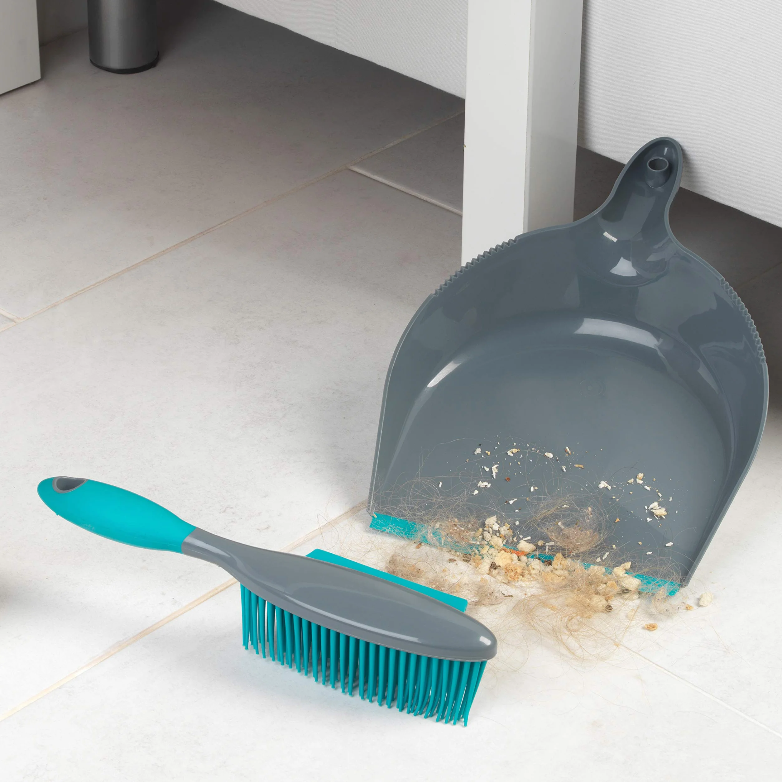 Beldray® LA069351EU Pet Plus+ Szufelka z gumowa zmiotka | kompaktowa konstrukcja | szaro-turkusowa