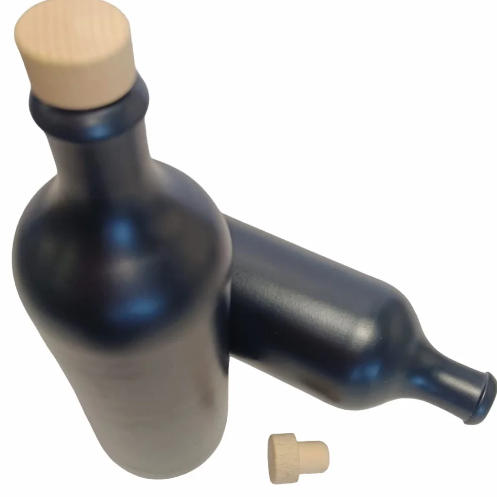 Butelki z kamionki czarno-matowej 750 ml z drewnianym korkiem Made in Germany