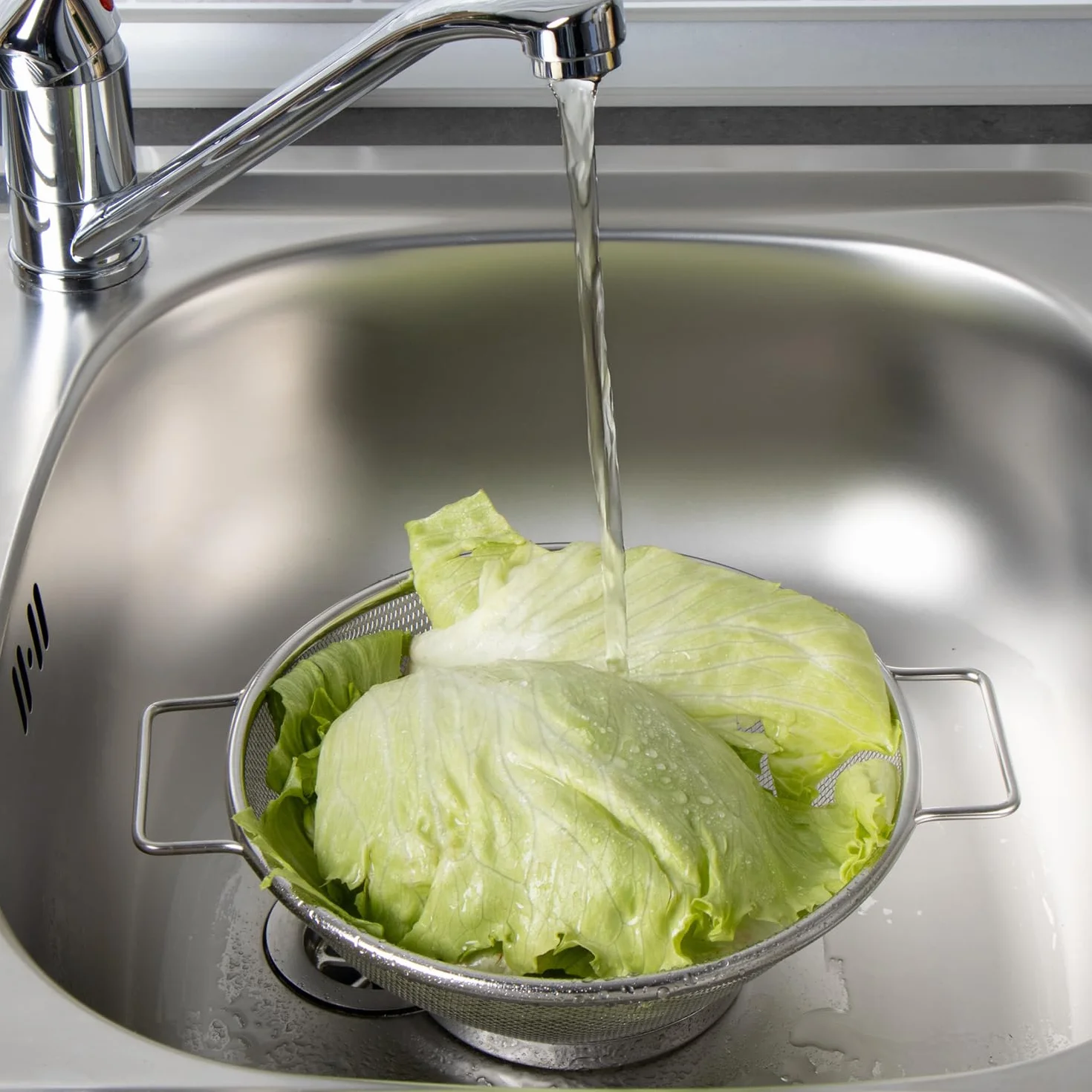 COM-FOUR® 2x durszlak ze stali nierdzewnej - Dwa sitka kuchenne tej samej wielkosci z uchwytami - Drobno perforowane do plukania i odcedzania makaronu, warzyw, owoców i salatki (02 sztuki - Ø20,5cm)