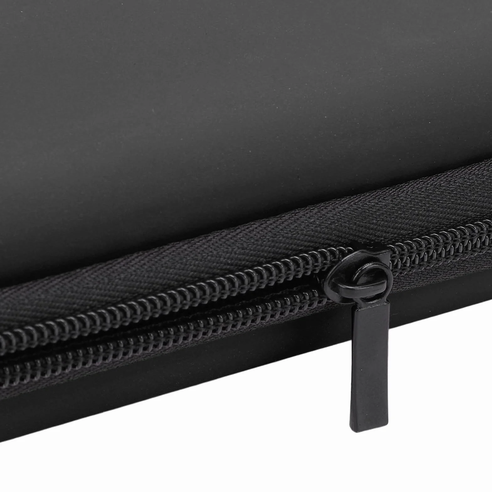 Hard Shell Travel z 8 Szczelinami i Magazynem Akcesoriów dla 3DS XL/2DS XL/DS Lite/DSI XL Console (czarny) (BLACK)
