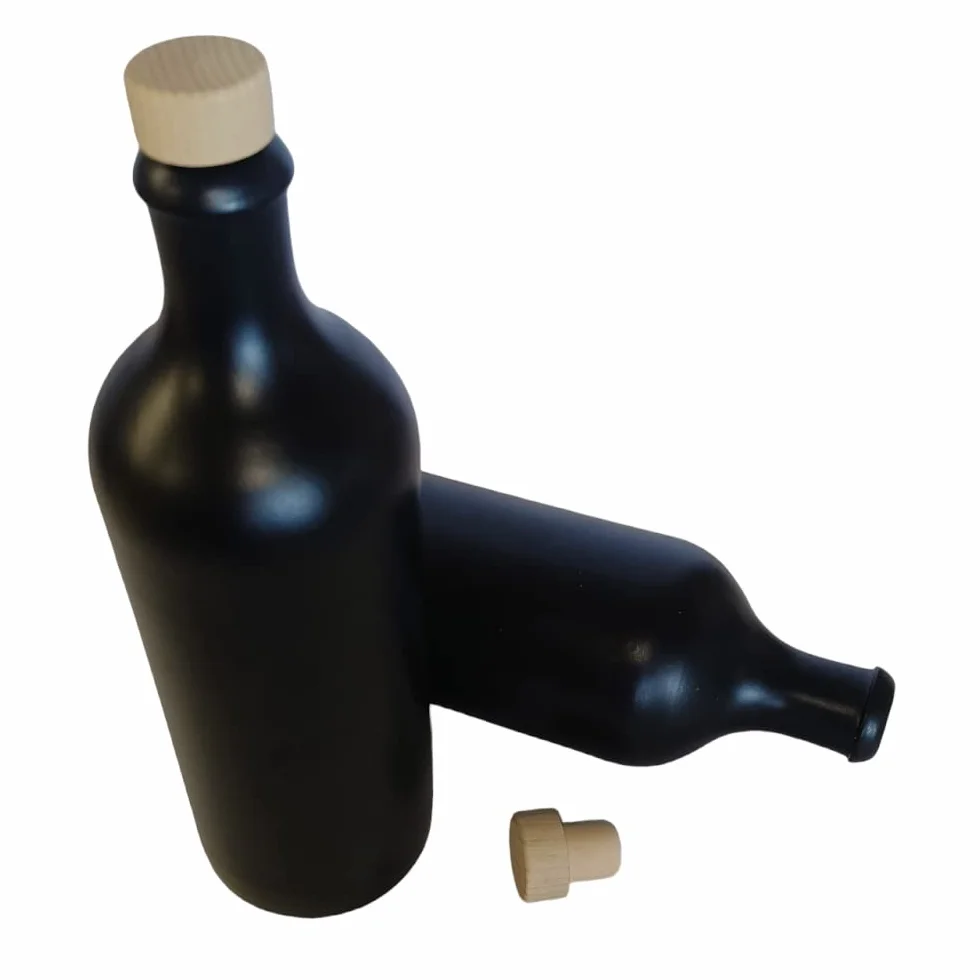 Butelki z kamionki czarno-matowej 750 ml z drewnianym korkiem Made in Germany