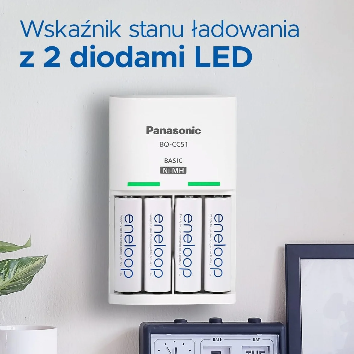 Panasonic eneloop BQ-CC51Cic eneloop Basic do 2 lub 4 akumulatorów AA/AAA Ni-MH z 2 wskaźnikami LED i 6 funkcjami bezpieczeństwa, w zestawie z 4 akumulatorami eneloop AAA/Micro, min. 800 mAh