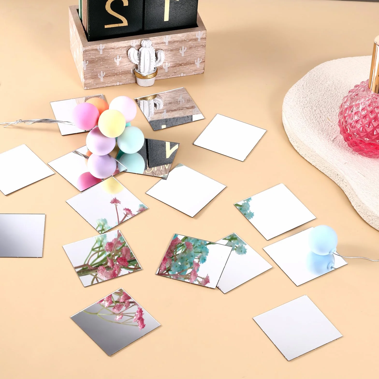 50 sztuk małych luster, 5 x 5 cm, kwadratowe, samoprzylepne naklejki na lustro, mini do majsterkowania, kwadratowe lustro, mozaika, do samodzielnego wykonania, dekoracja ścienna, łazienka