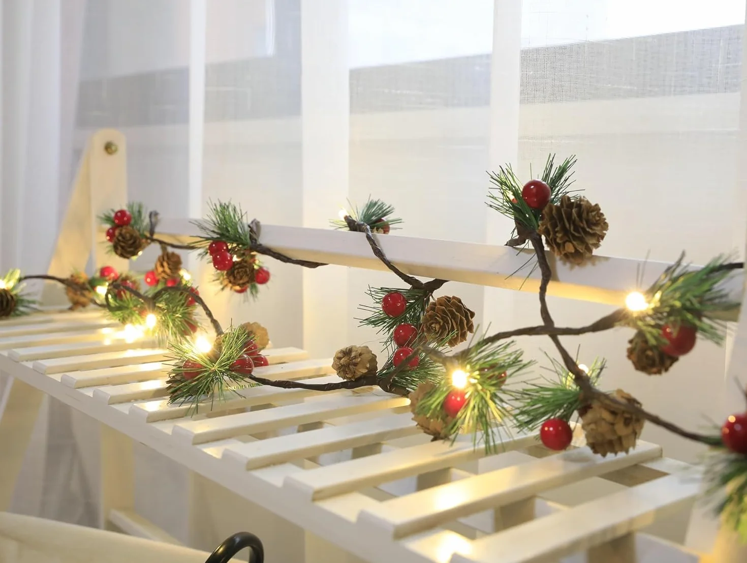 Queta Girlanda bożonarodzeniowa LED 3 m 30 diod sosnowa ze stożkami