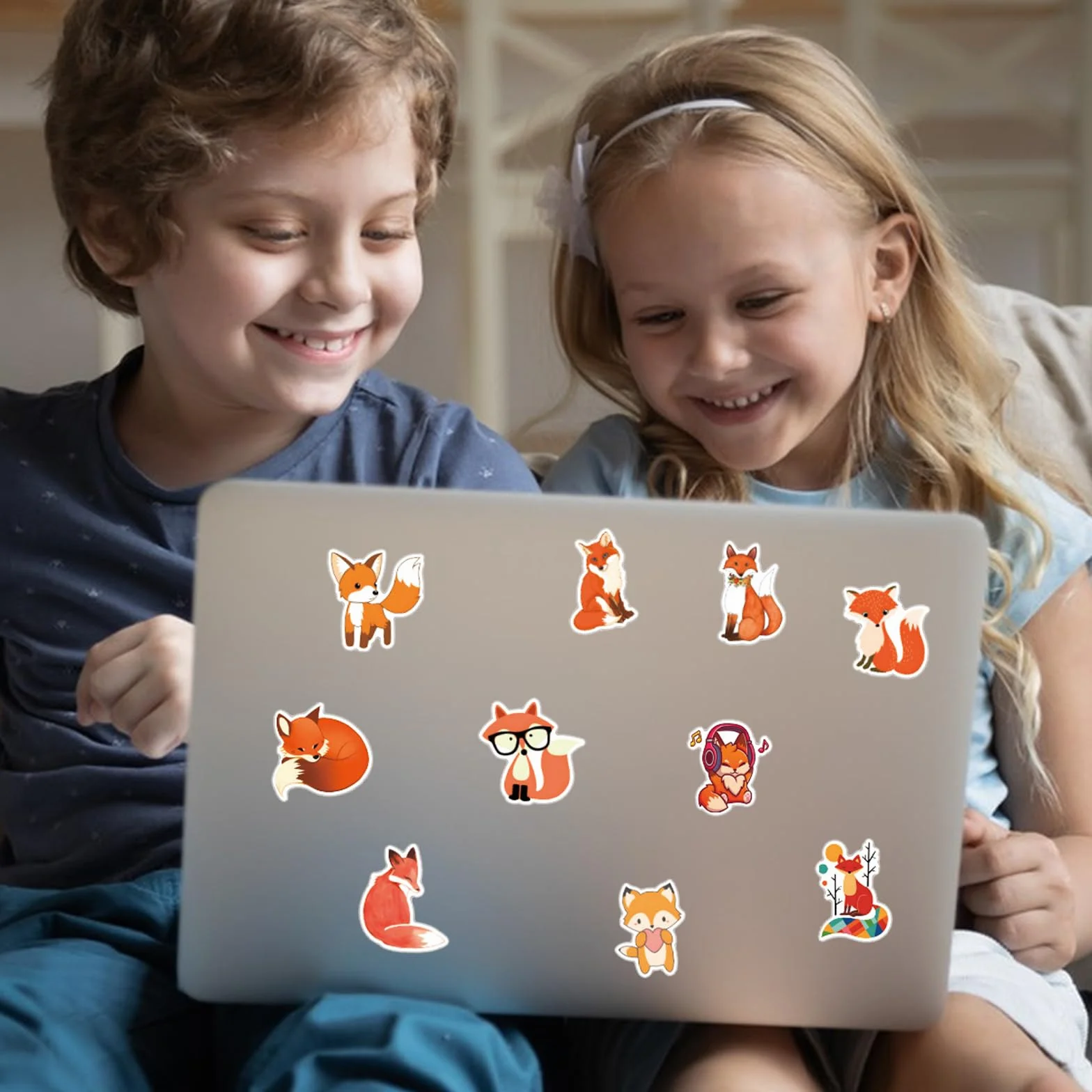 Jeffdad 60 szt. uroczy lis naklejki winylowe wodoodporne naklejki kreskówka zwierzę dekoracyjne naklejki na butelki z wodą laptop bagaż samochód rower etui na telefon
