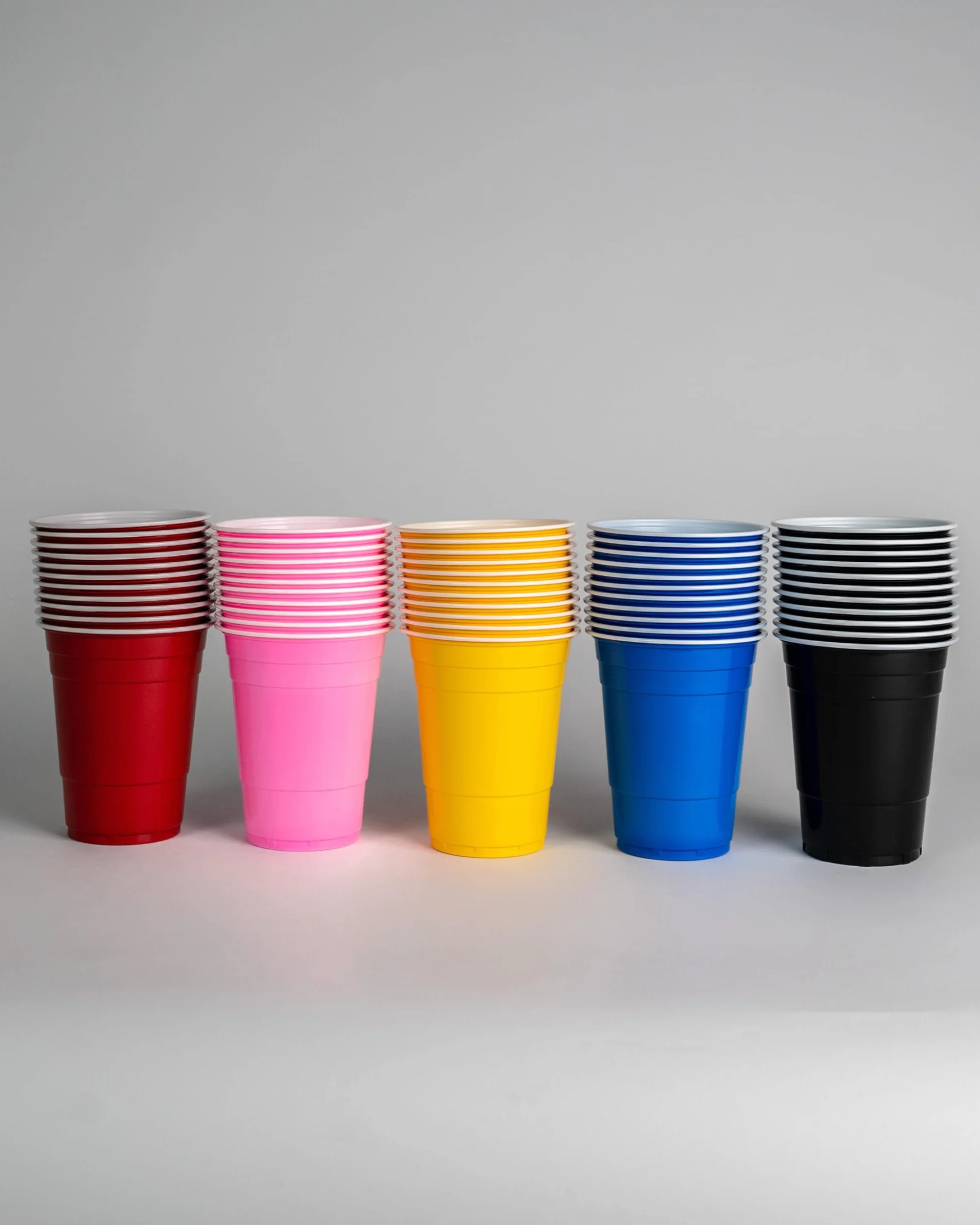 BEERBALLER® Mix Cups - 5 kolorów - 55 kubków do piwnego ponga - 3 piłeczki do piwnego ponga | 473 ml - kubki imprezowe 16 uncji | można myć w zmywarce i wielokrotnego użytku