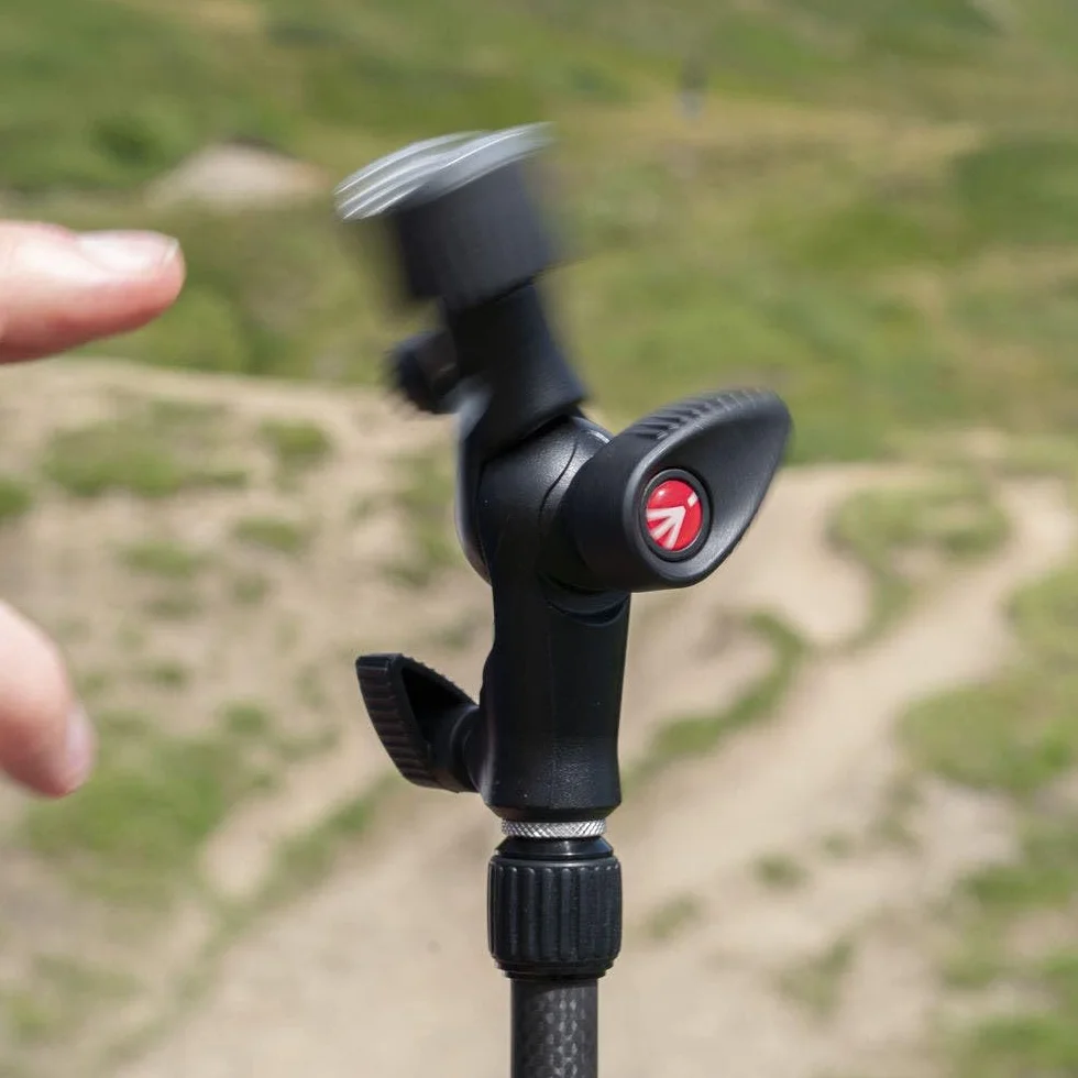 Manfrotto zimne buty przechylona głowa czarna