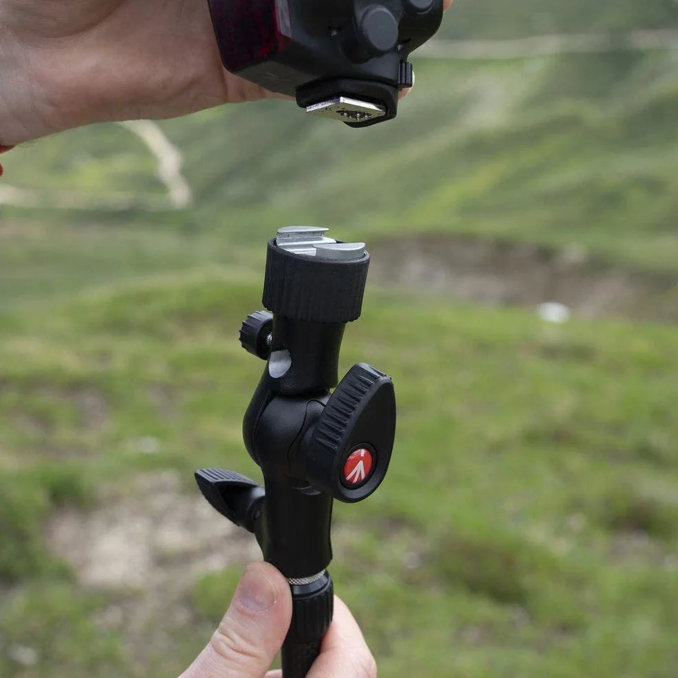Manfrotto zimne buty przechylona głowa czarna