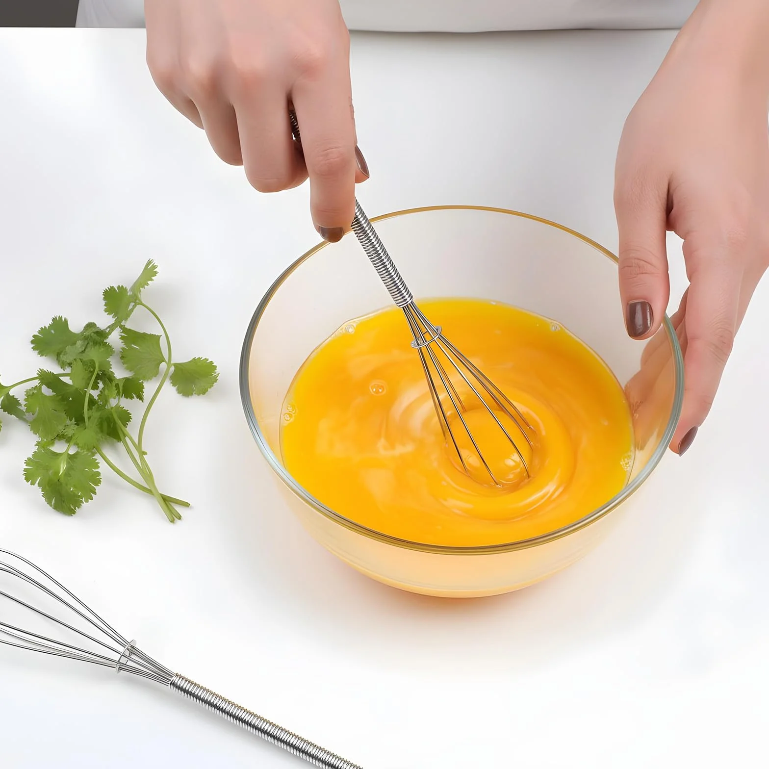 TIESOME 4 małe trzepaczki 15,5 cm i 25,5 cm, ze stali nierdzewnej, ze sprężystymi uchwytami, do ciasta, jajek i śmietany, zestaw przyborów kuchennych (6,1 + 10 cali)