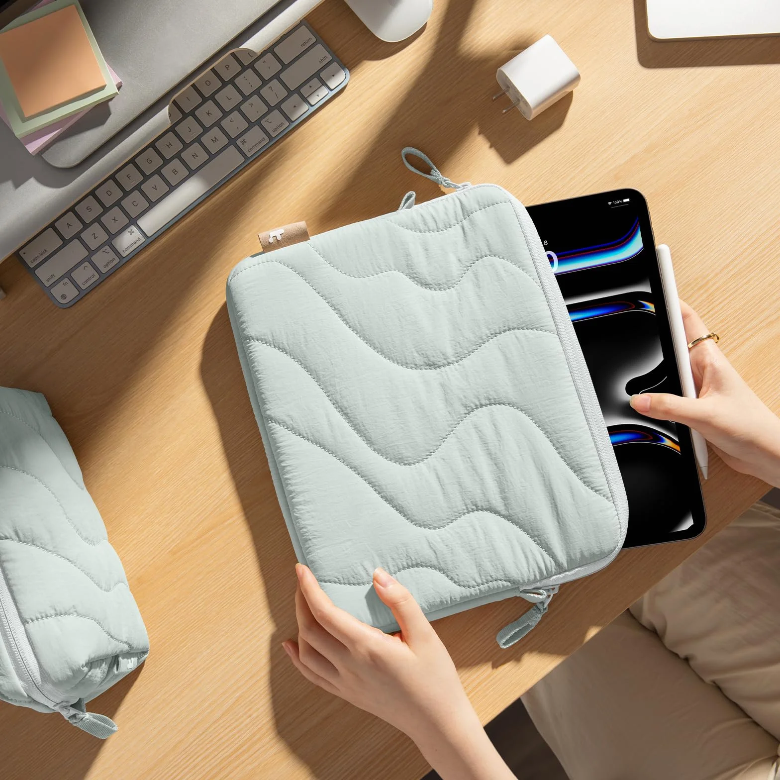 tomtoc 360° Puffy Protective Sleeve do iPada Pro 11 cali M4/M2 2024, Pro 11 cali (4/3/2/1 Gen), Air 11 cali z Magic Keyboard/Smart Keyboard, Pikowany Miękki Bufiasty Pokrowiec na Tablet