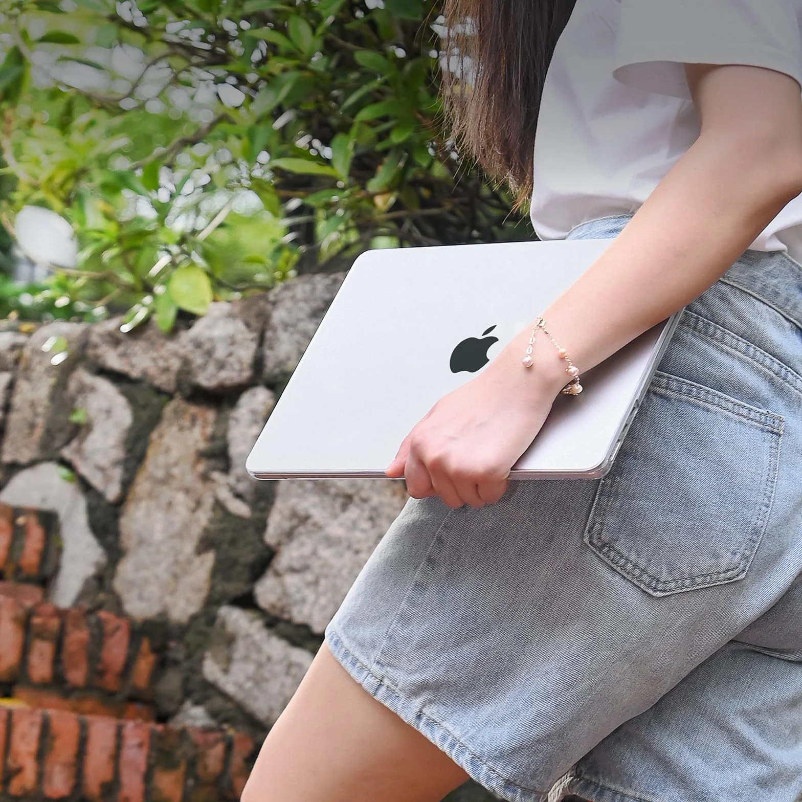 EooCoo Etui Kompatybilne z MacBook Air 13,6 cala M5 M4 M3 M2 2026 2025-2022 (A3449 A3240 A3113) z Touch ID, Sztywna Plastikowa Osłona Ochronna dla Mac 13" Gładka Powierzchnia - Krystalicznie Czysty