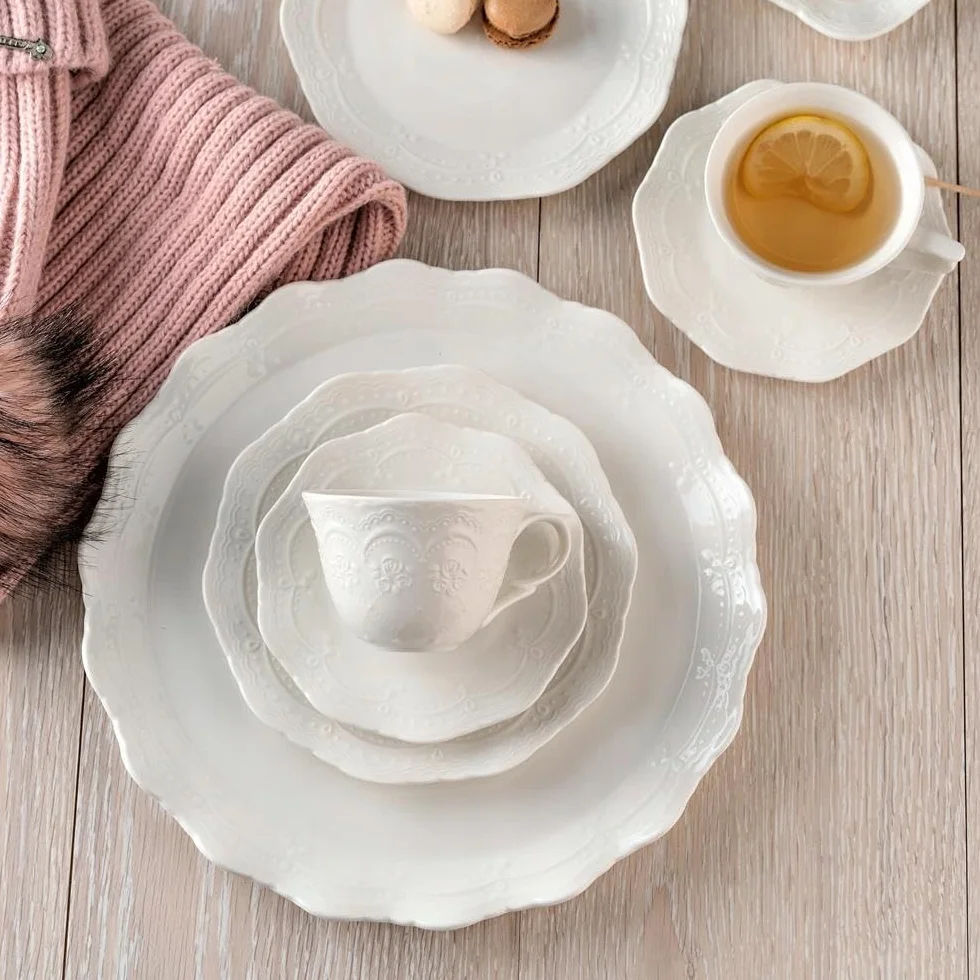 VILLA ITALIA Filiżanka do Kawy Herbaty ze Spodkiem 220 ml – Porcelana - Kolekcja Aurelia – Kolor Mleczny – Biała – Idealna na Prezent – Porcelanowa – Ozdobny Relief