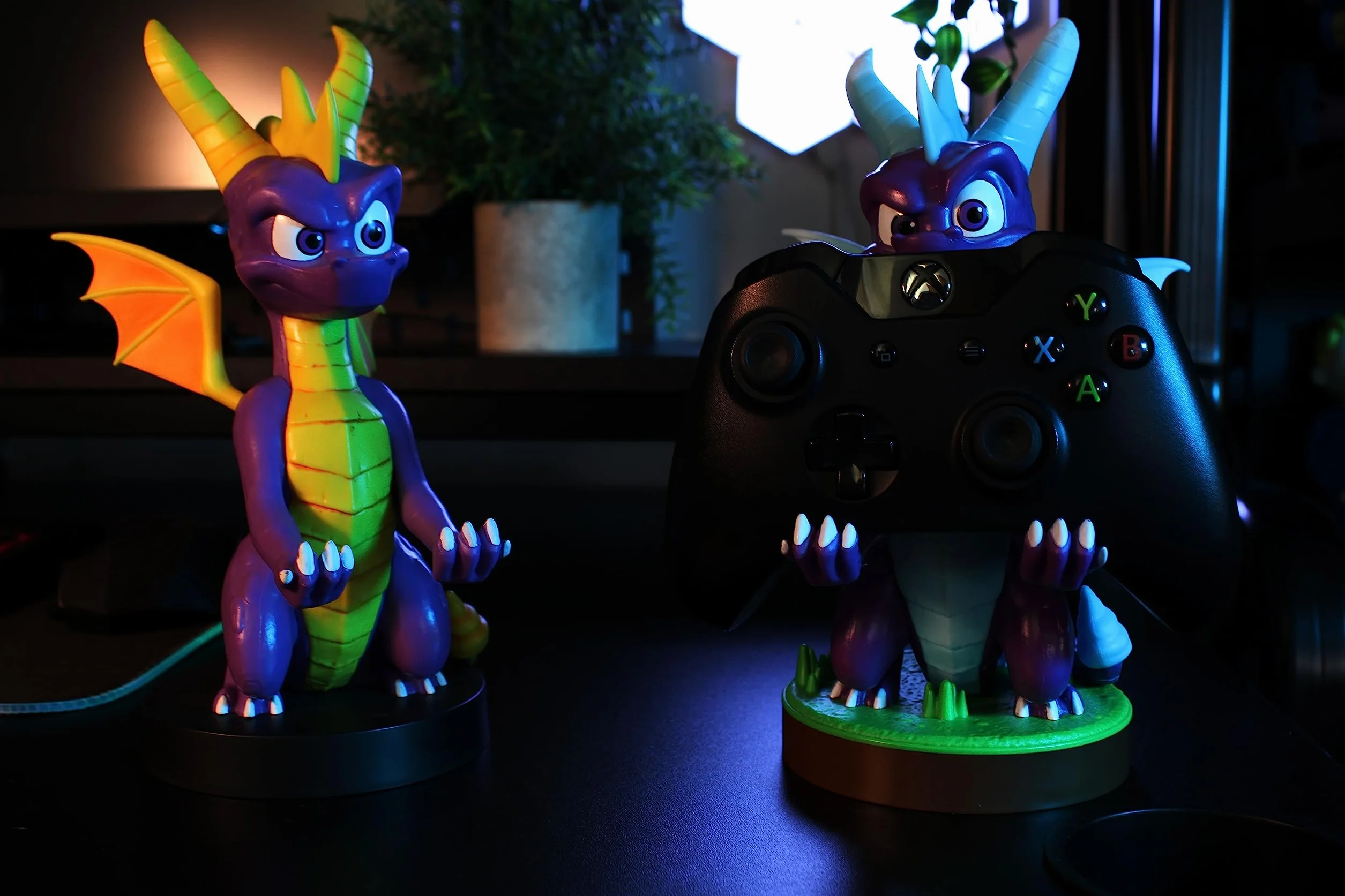 Cable Guys Spyro Ice Gaming Accessories Holder & Phone Holder for Xbox, PlayStation, Nintendo Switch