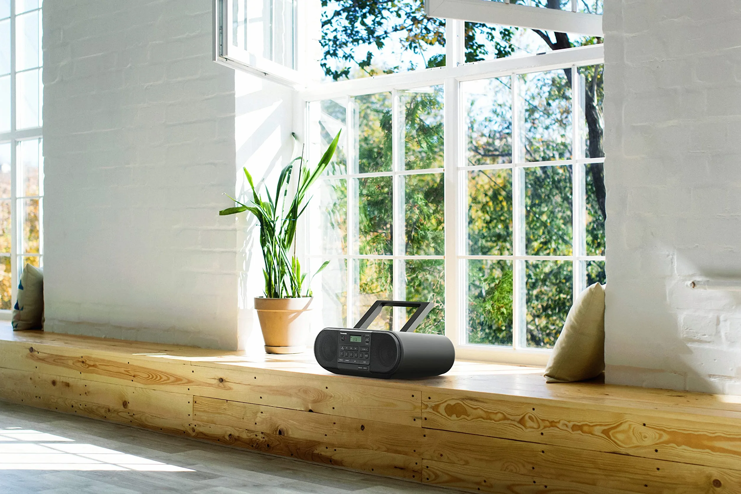 Panasonic RX-D550 przenośny odbiornik radiowy o dużej mocy 20W (CD, Bluetooth, USB, pełnozakresowe głośniki 8cm, Sound Booster, na baterie), czarny