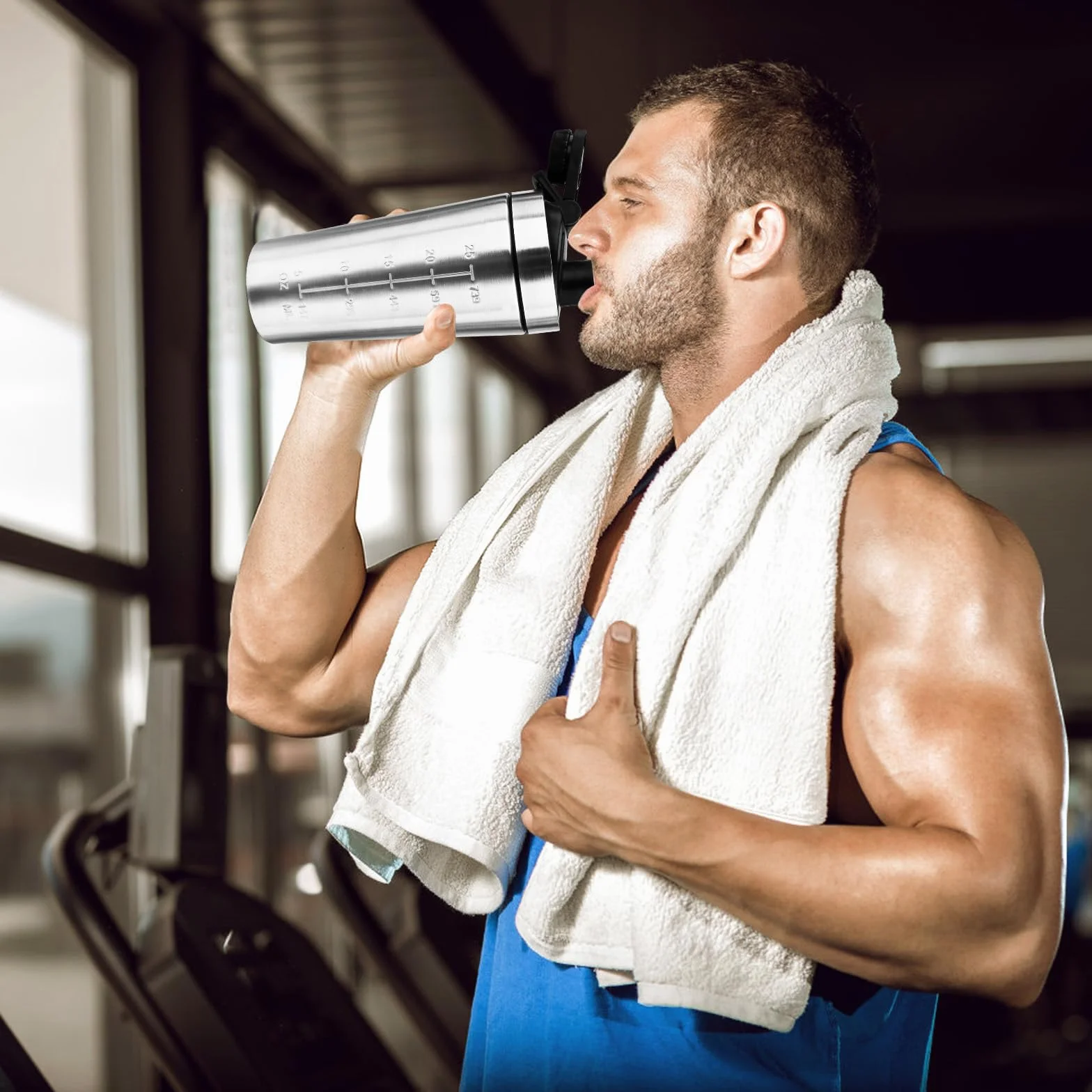 Shaker proteinowy ze stali nierdzewnej 750 ml z kulką i uchwytem
