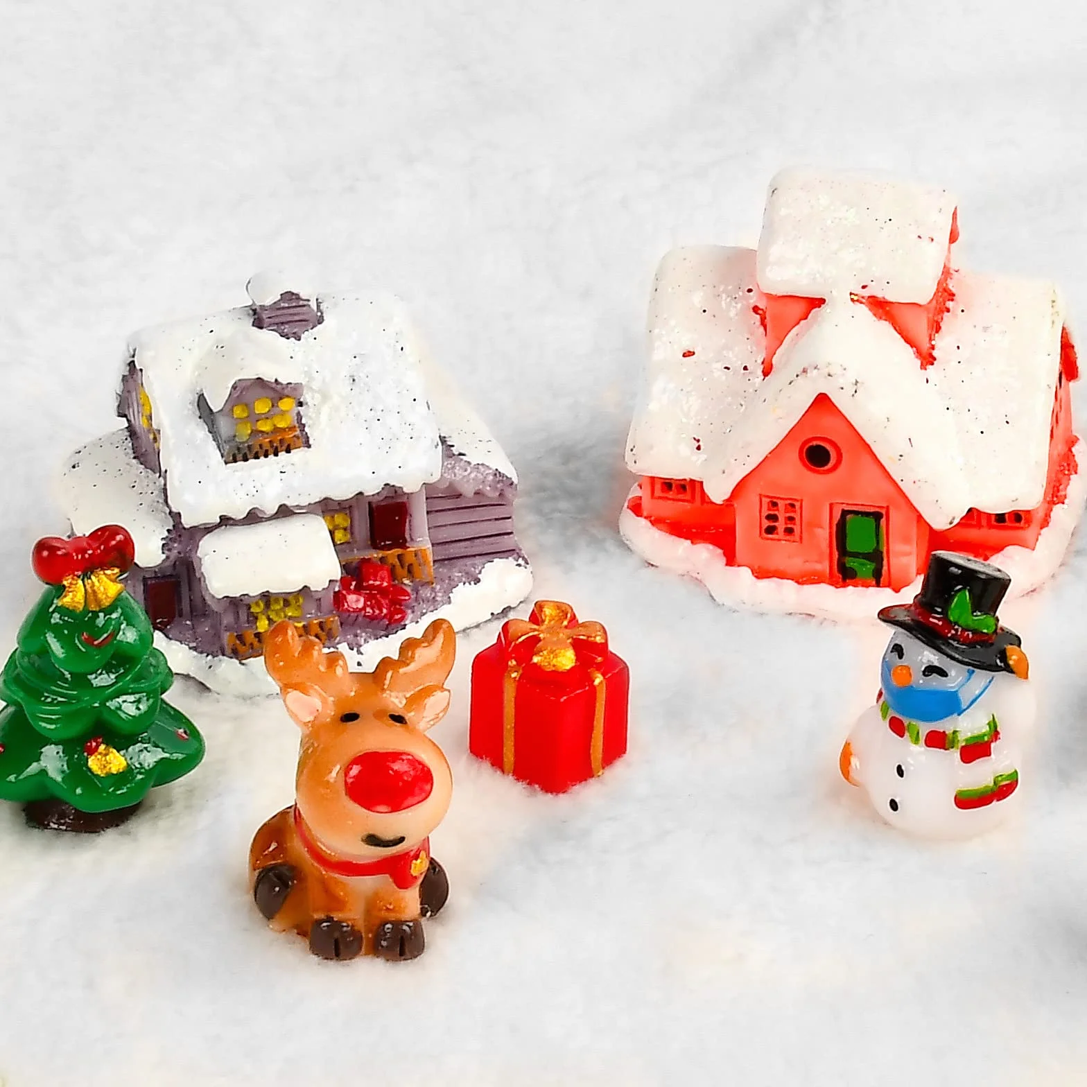 KATELUO Miniaturowe ornamenty bożonarodzeniowe figurki z żywicy zestaw 20 sztuk