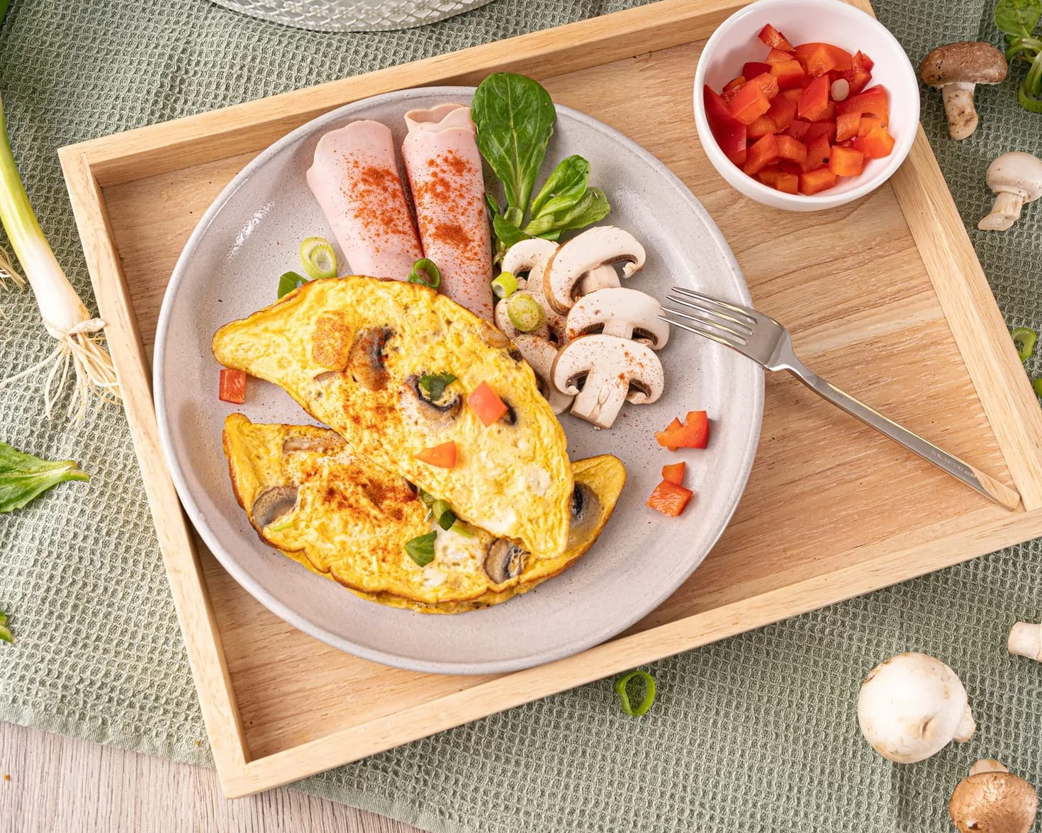 ROMMELSBACHER Omelett Chef OM 950 – obudowa Cool Touch, bardzo głębokie wgłębienia do pieczenia na 2 omlety, powłoka zapobiegająca przywieraniu, 20-minutowy programator czasowy, wyświetlacz LED,