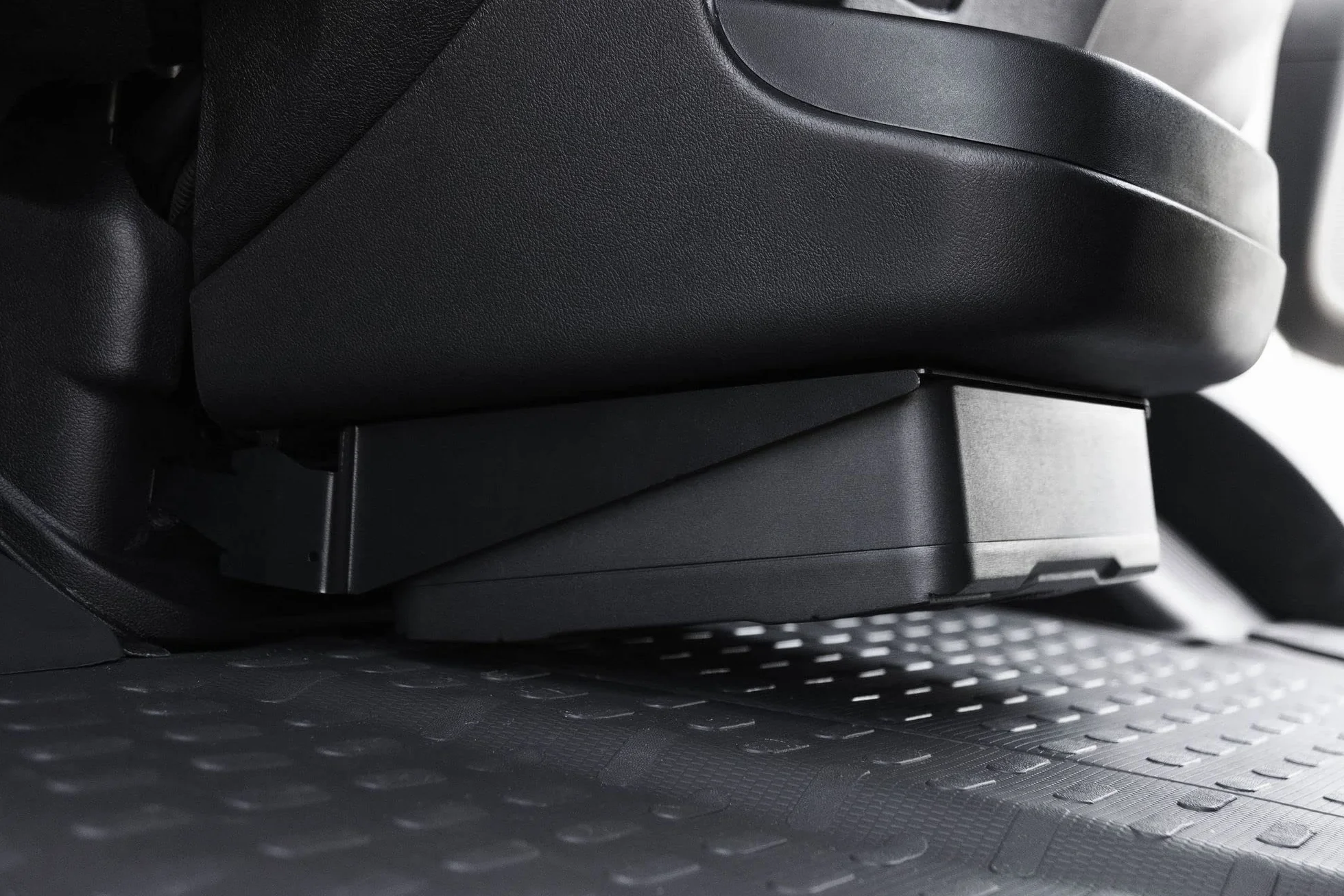 ESX QXF201A | 8' (20 cm) aktiver subwoofer konsolen-subwoofer pasuje do Fiata Ducato, Peugeot Boxer i Citröen Jumper: