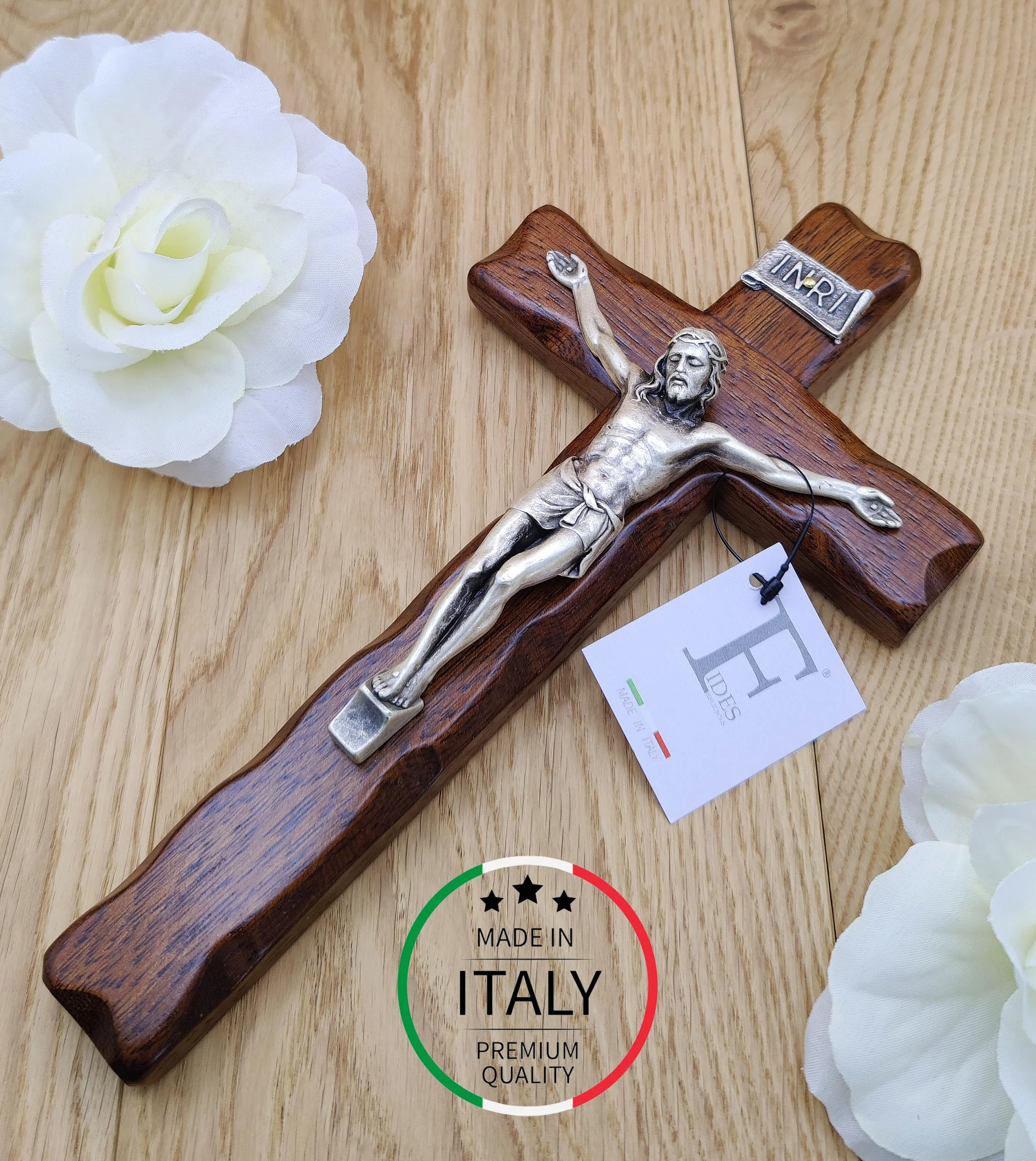 Drewniany krzyż ścienny Chrystus srebrny 25 x 13,2 cm Made in Italy