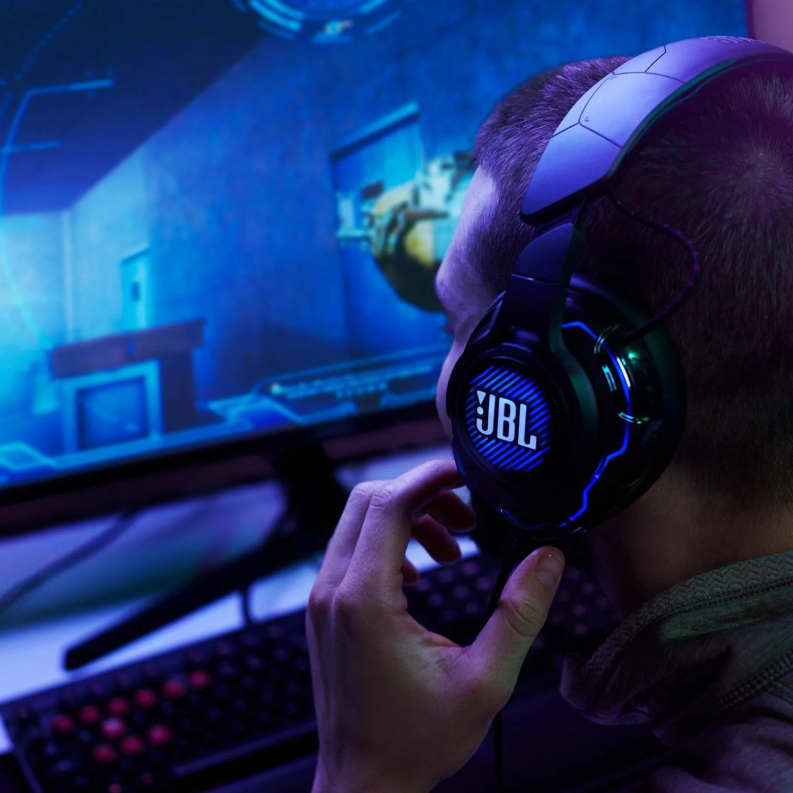 JBL Quantum ONE Przewodowe, profesjonalne słuchawki do gier z technologią śledzenia ruchów głowy QuantumSPHERE 360, kompatybilne z PC, Playstation, Xbox, czarne