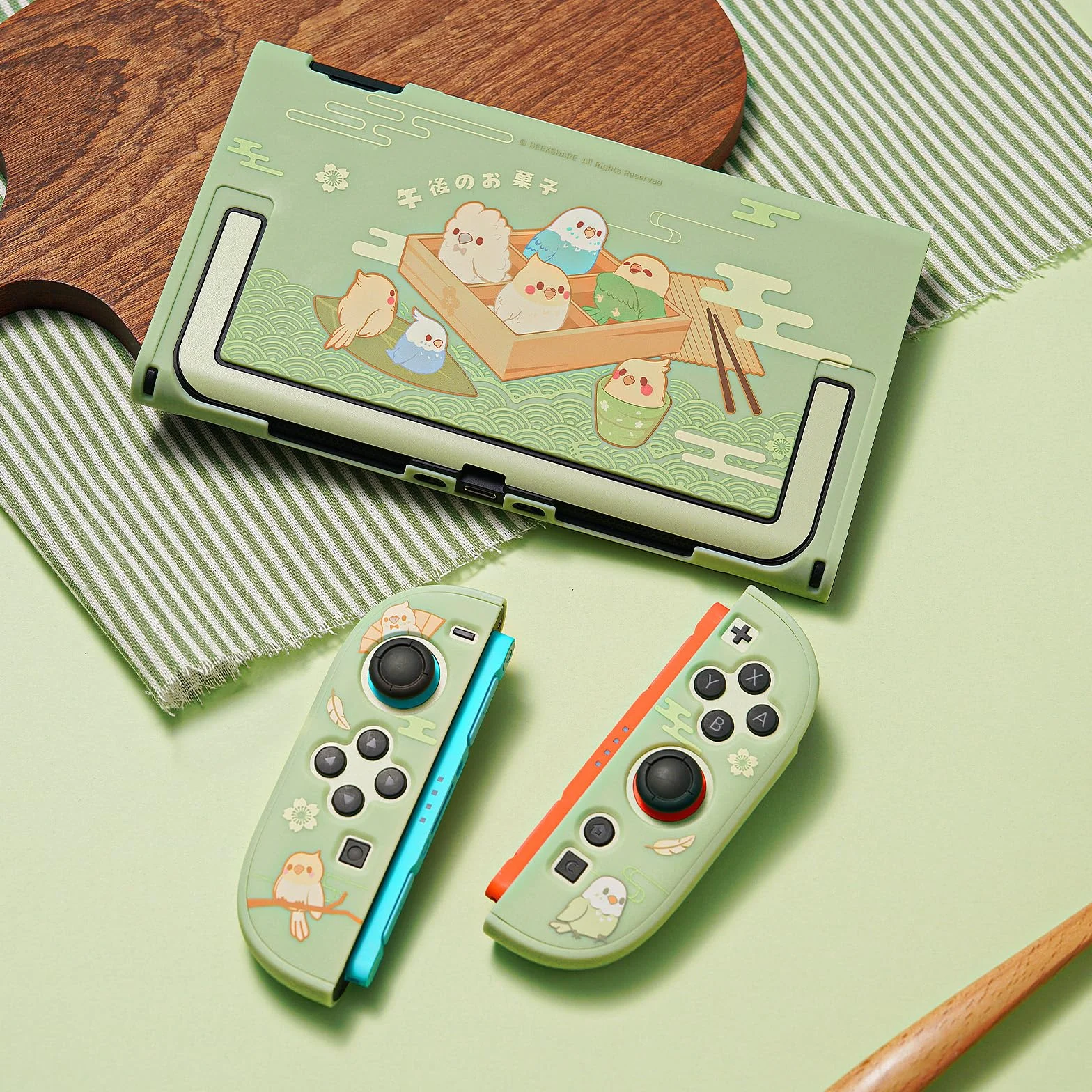 GeekShare Etui ochronne dla Switch 2, PC Slim Dockable Skin Cover - Little Parrots