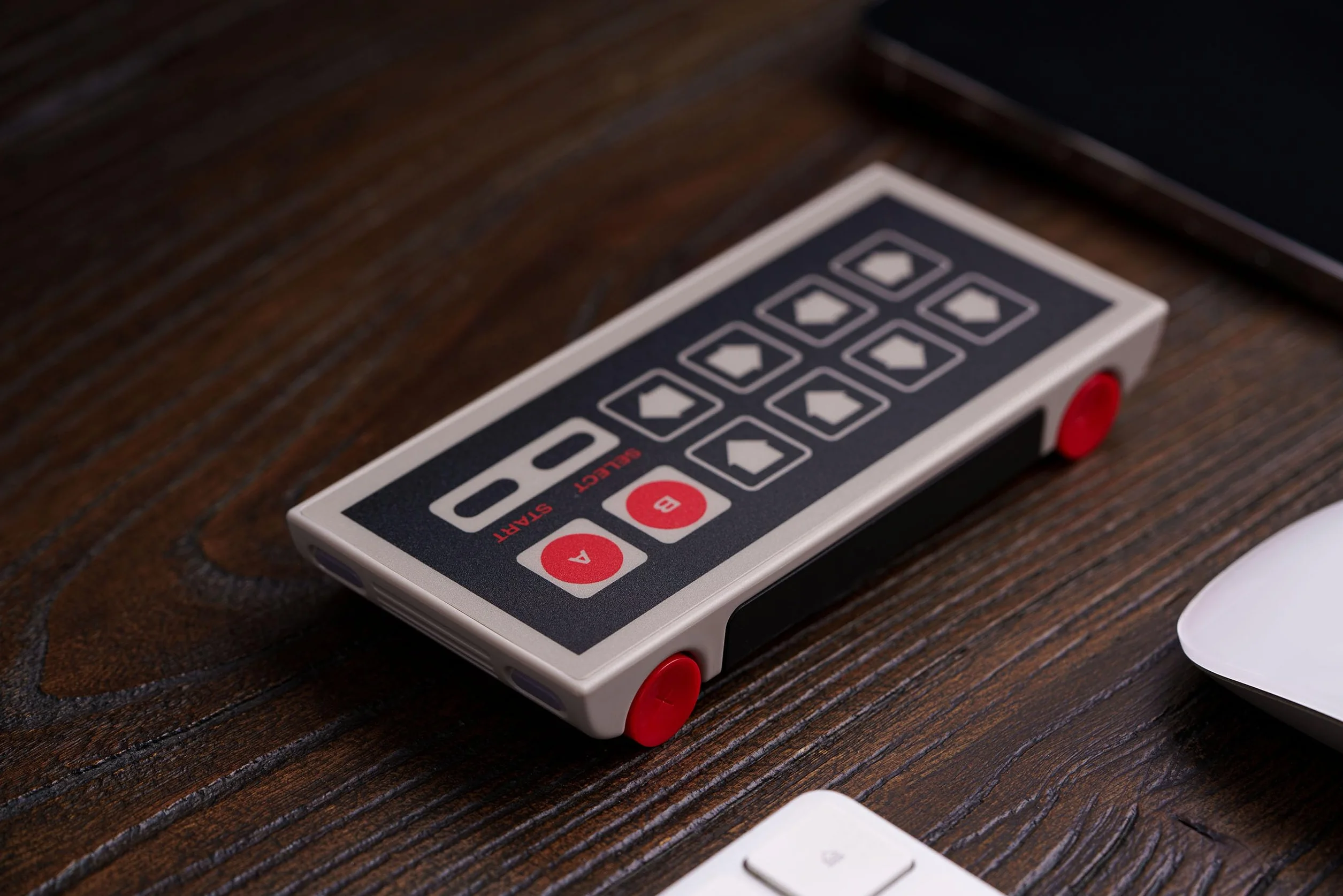 8BitDo N30 Wireless Charger for Mobile / Power (FN)