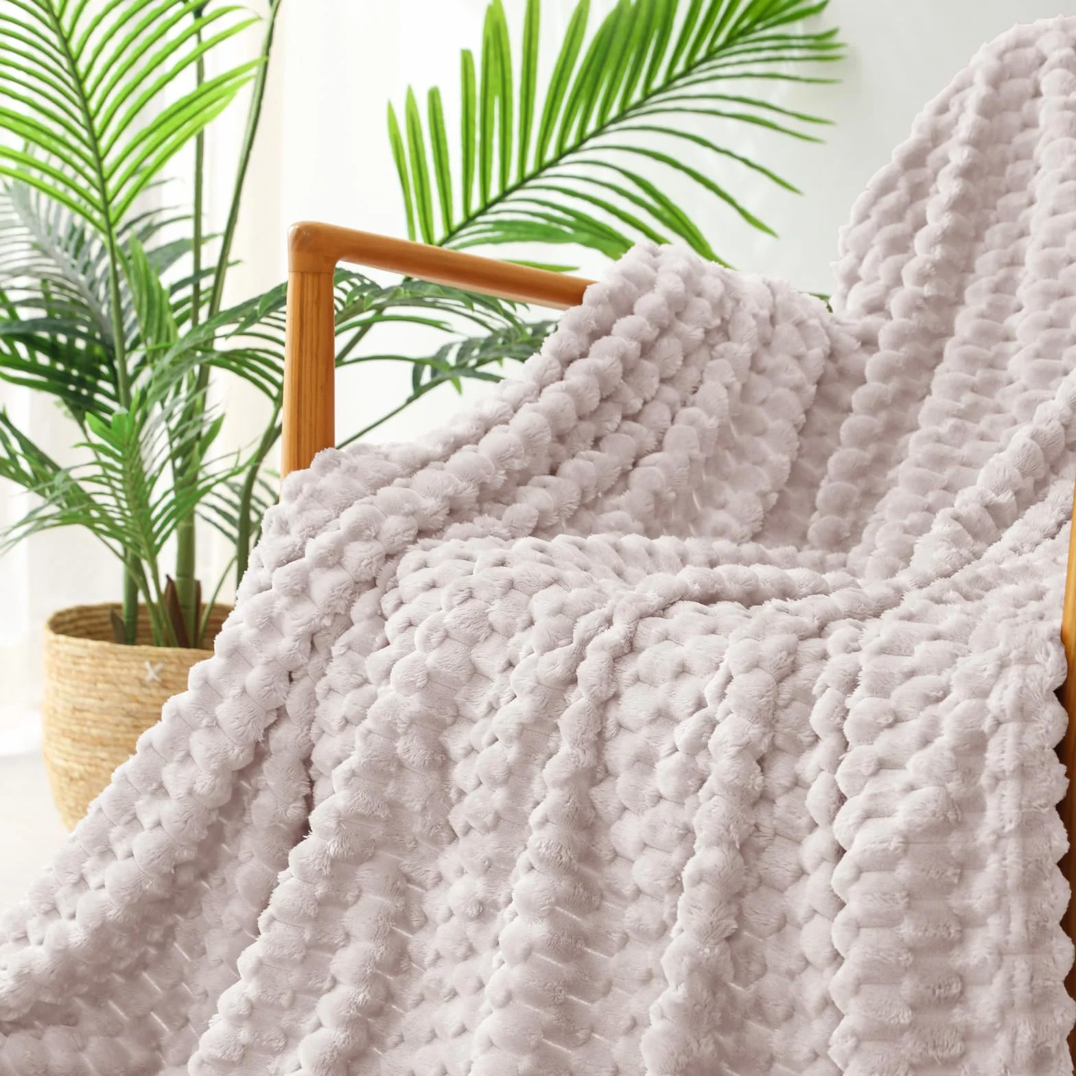 Exclusivo Mezcla Koc pluszowy, koc polarowy, puszysta narzuta na sofę 130 x 170 cm, koc z tkaniny jacquard, koc dzienny, ciepły i lekki na wszystkie pory roku, beżowy