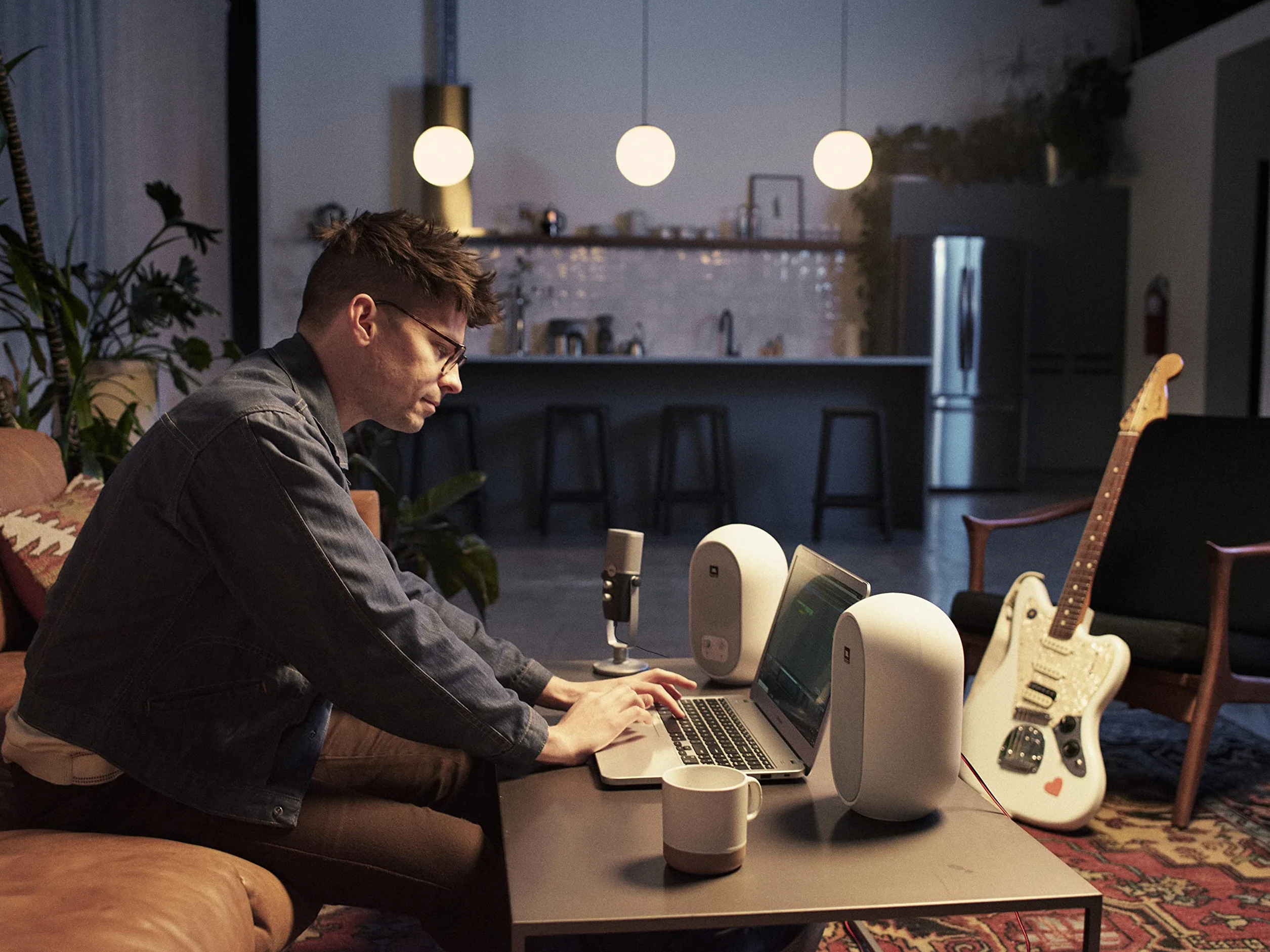 JBL 1 Series 104 Kompaktowe zasilane monitory stacjonarne wersja Bluetooth - białe (sprzedawane jako para)