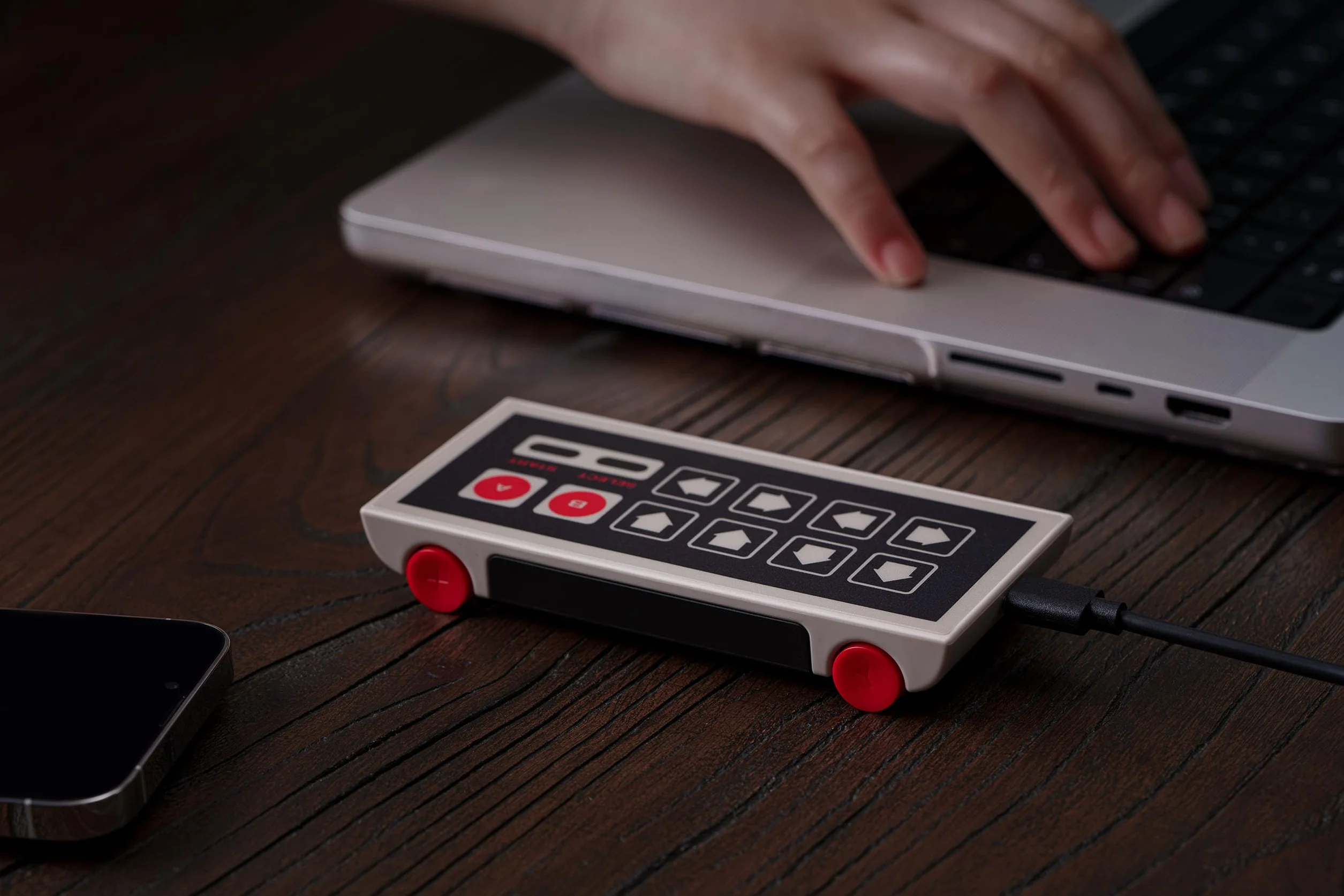 8BitDo N30 Wireless Charger for Mobile / Power (FN)